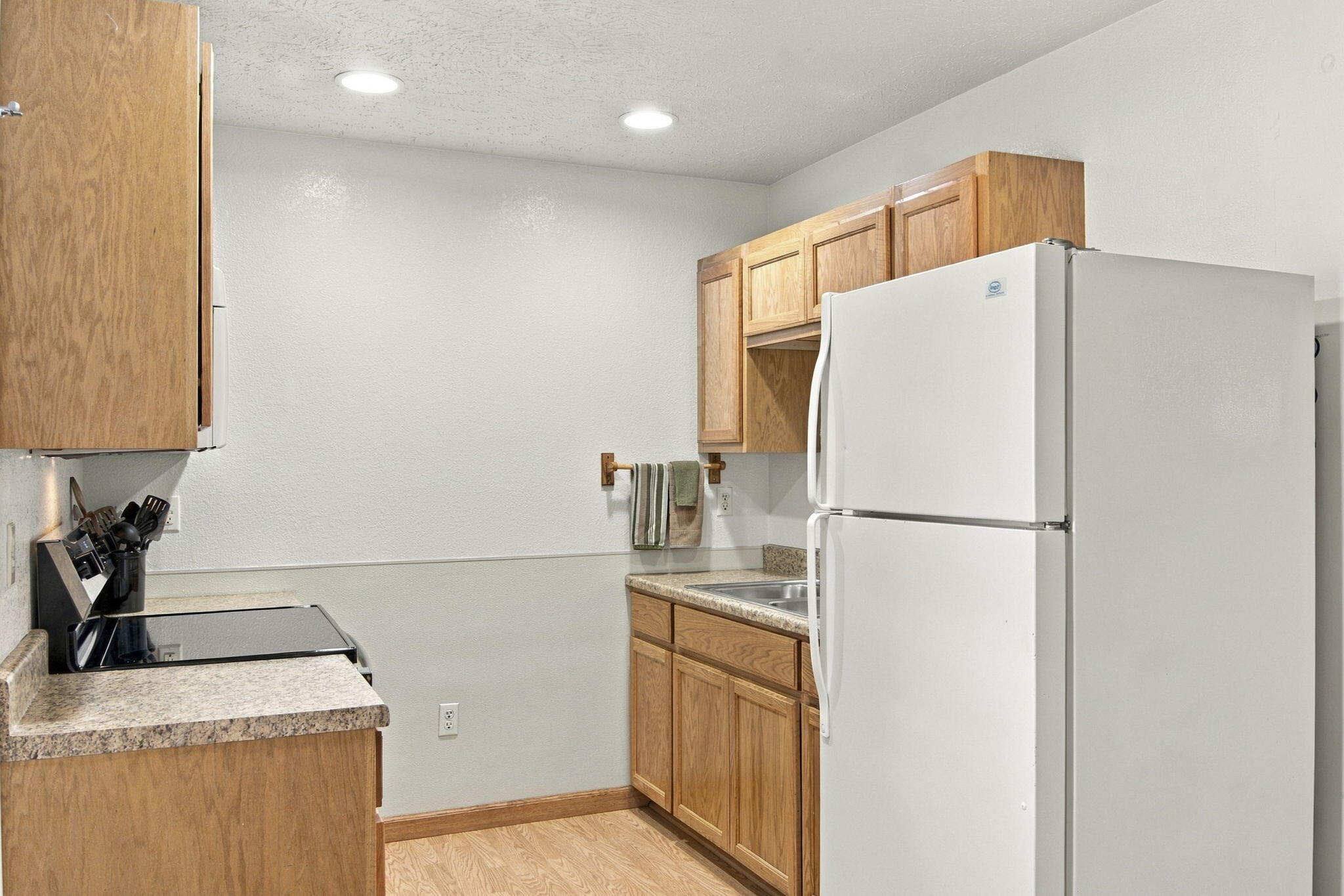 423 & 425 Eagle Drive Property Photo 4