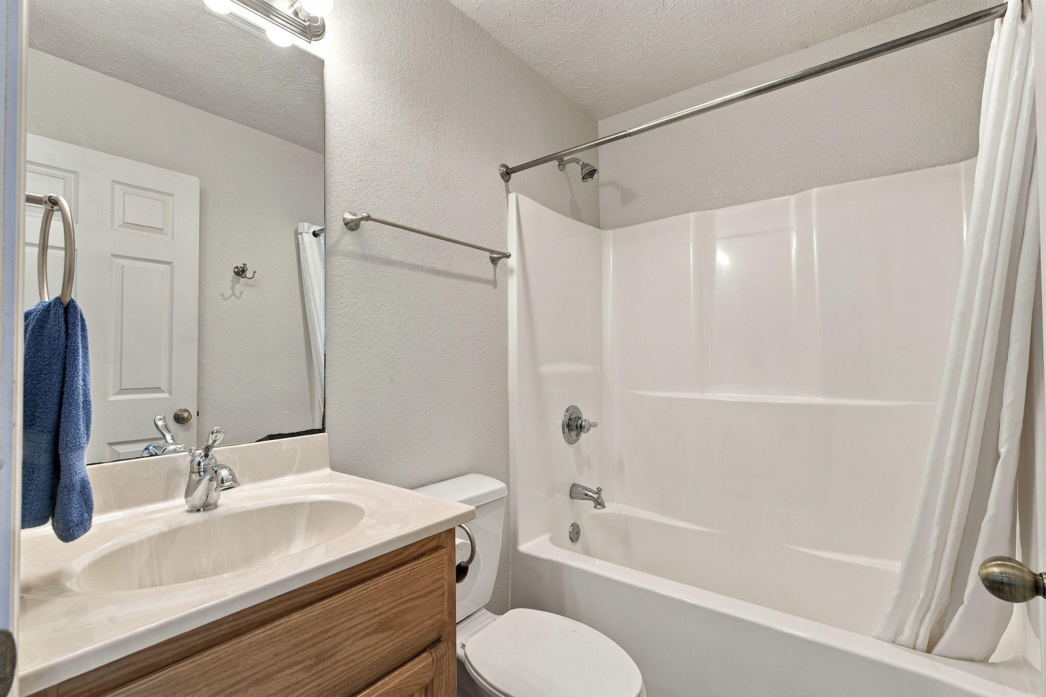 423 & 425 Eagle Drive Property Photo 11