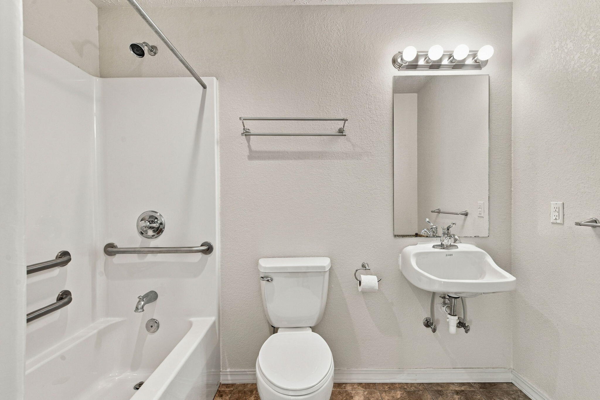 423 & 425 Eagle Drive Property Photo 22