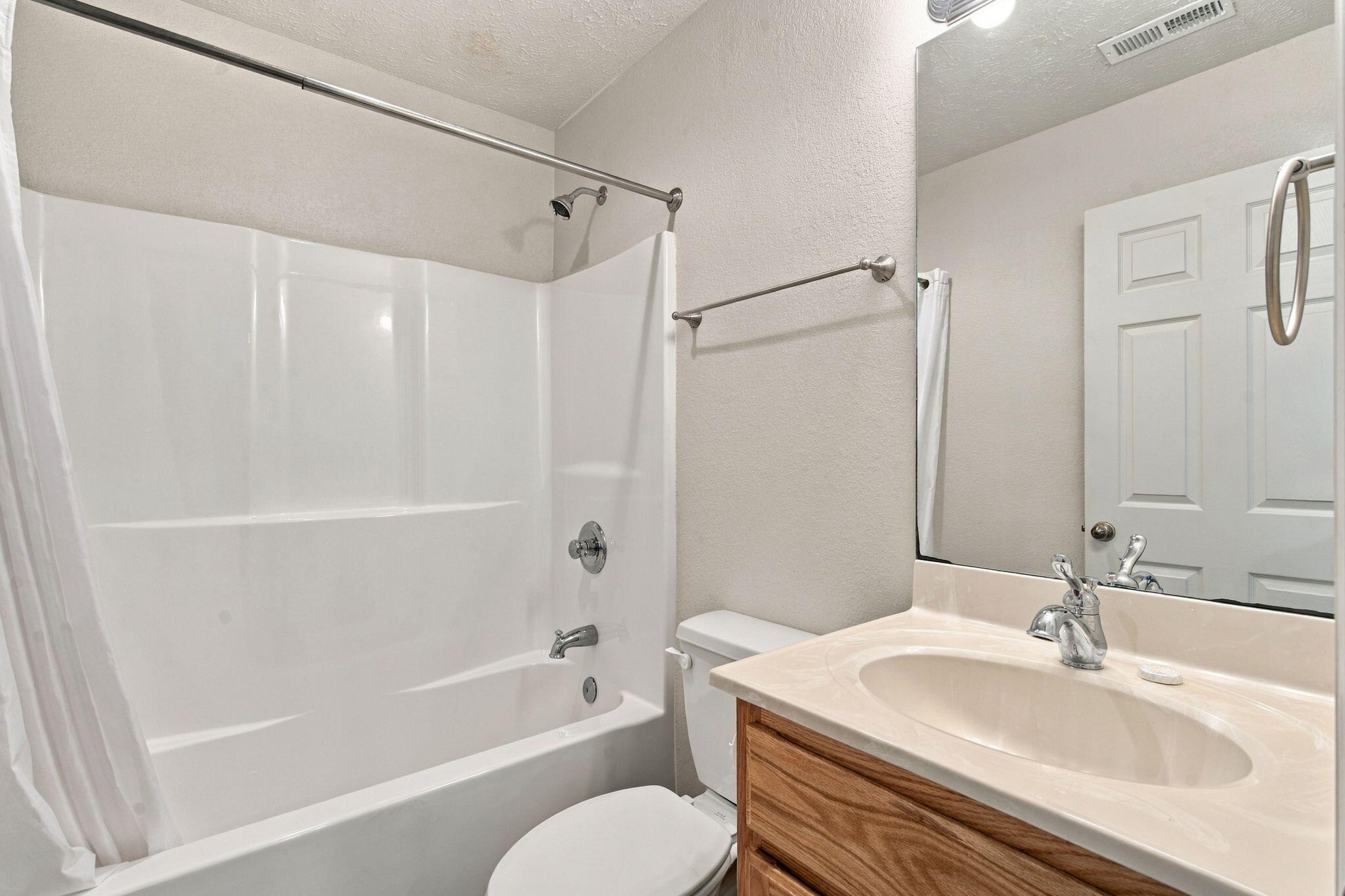423 & 425 Eagle Drive Property Photo 24