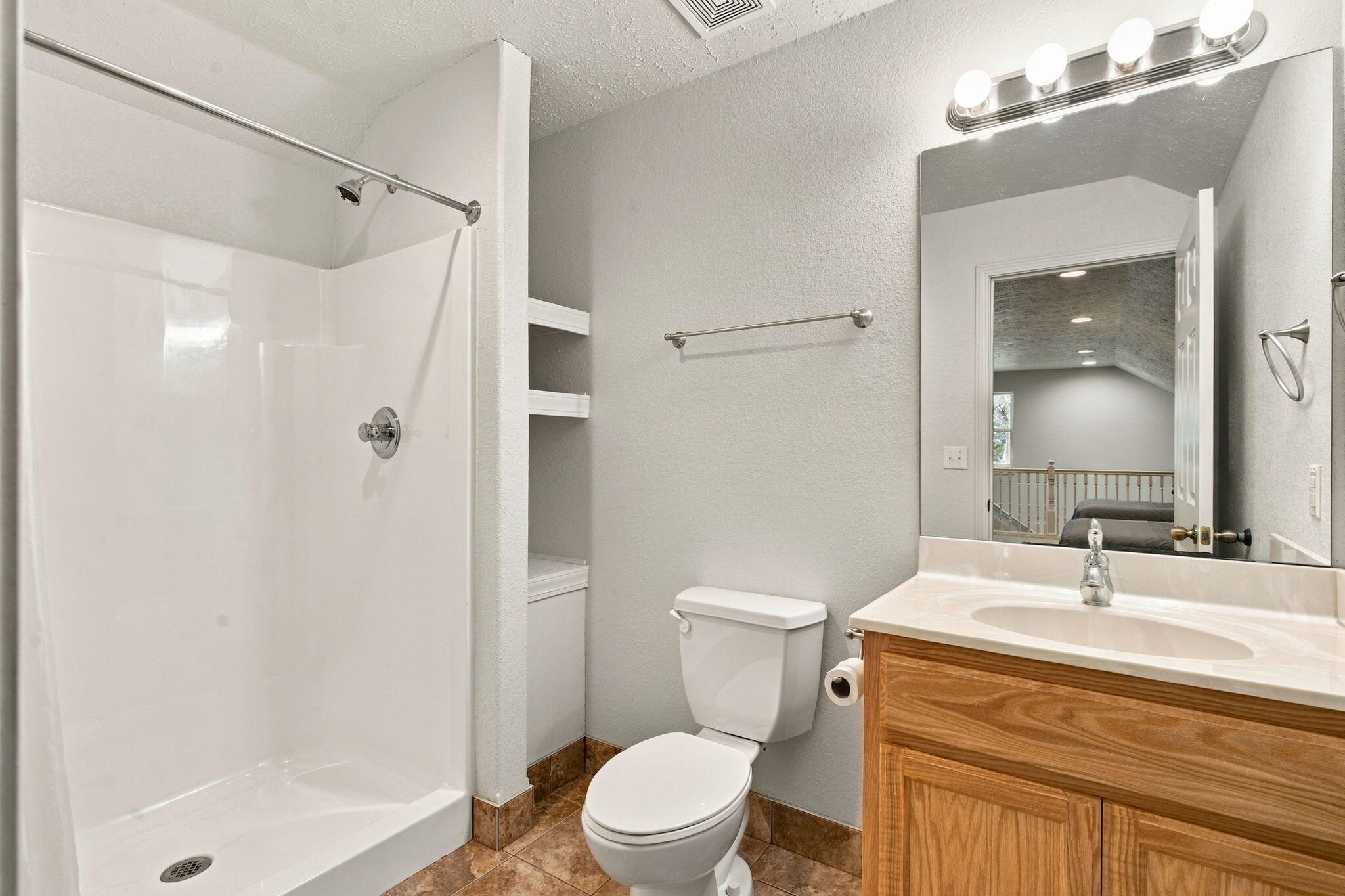 423 & 425 Eagle Drive Property Photo 27