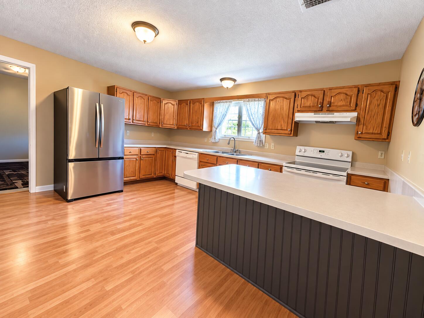 423 North Clark Street Property Photo 9