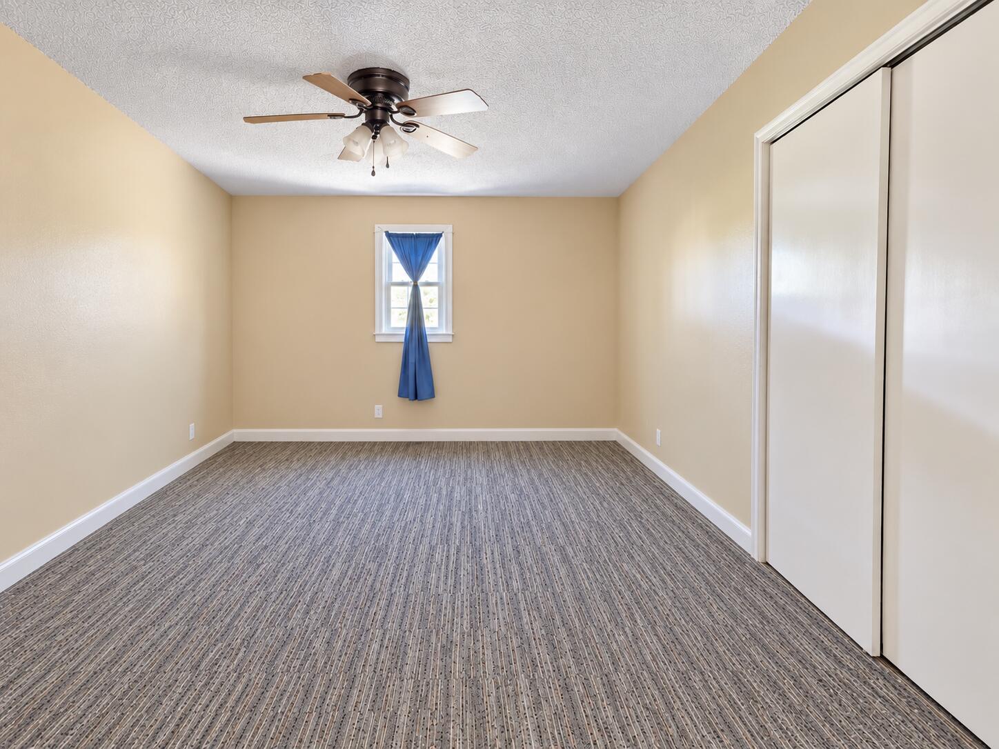 423 North Clark Street Property Photo 15