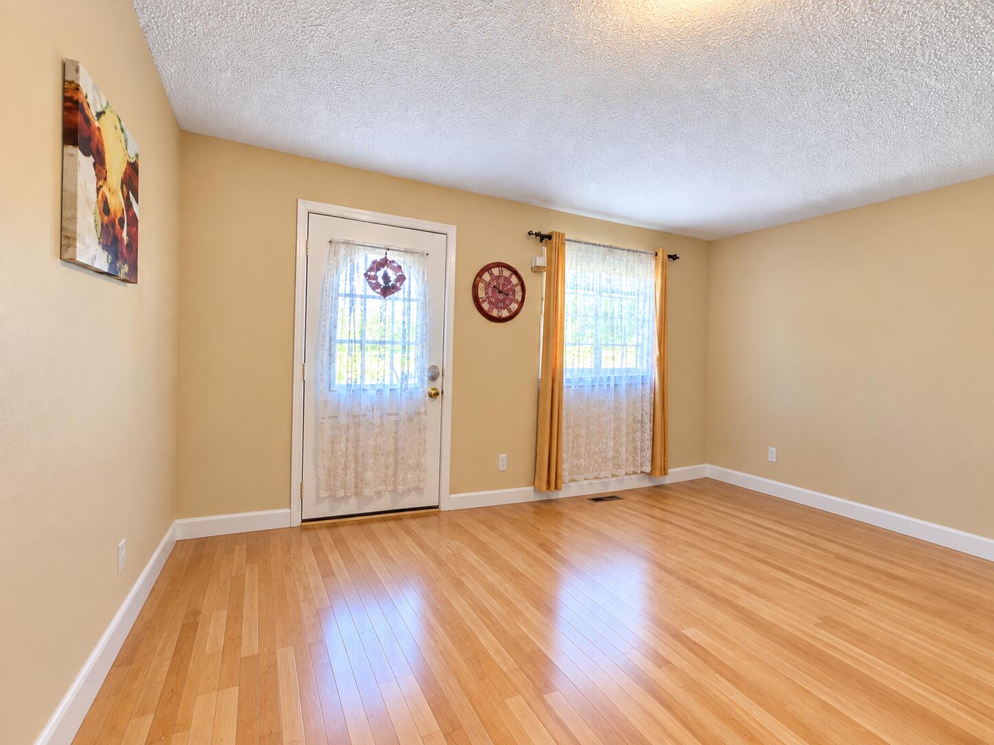 423 North Clark Street Property Photo 17