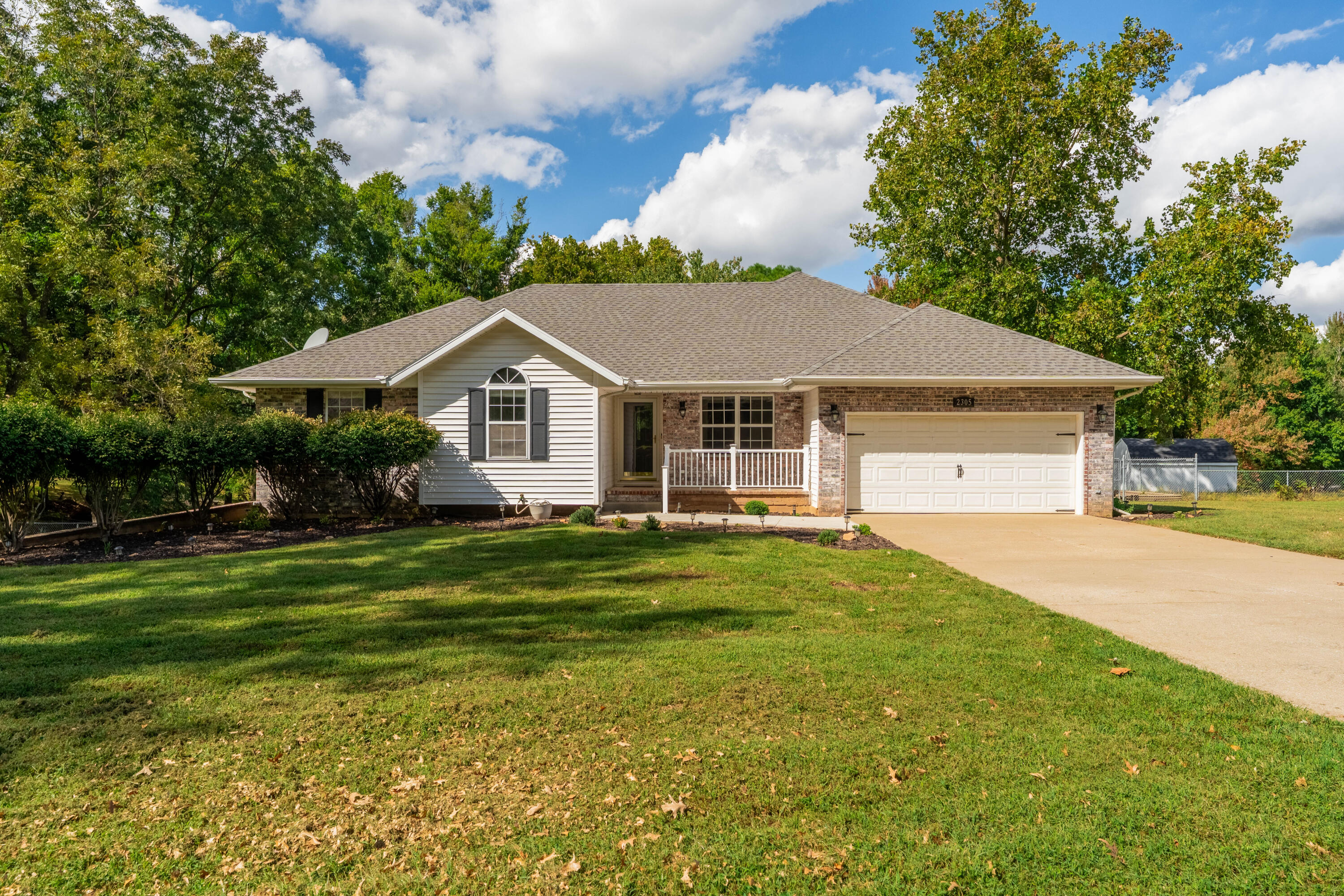 2305 Westwind Drive Property Photo 1