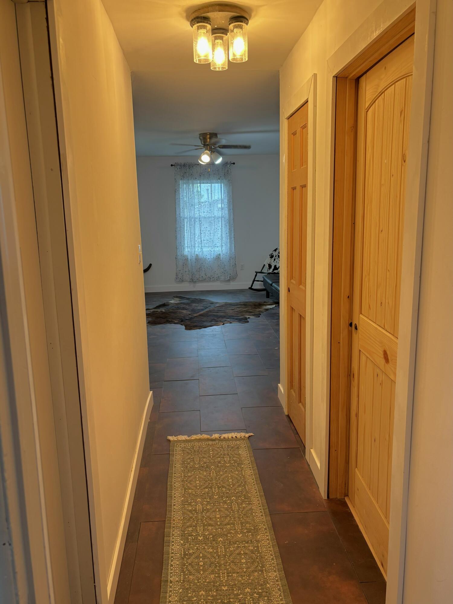 202 East Grand Avenue Property Photo 26