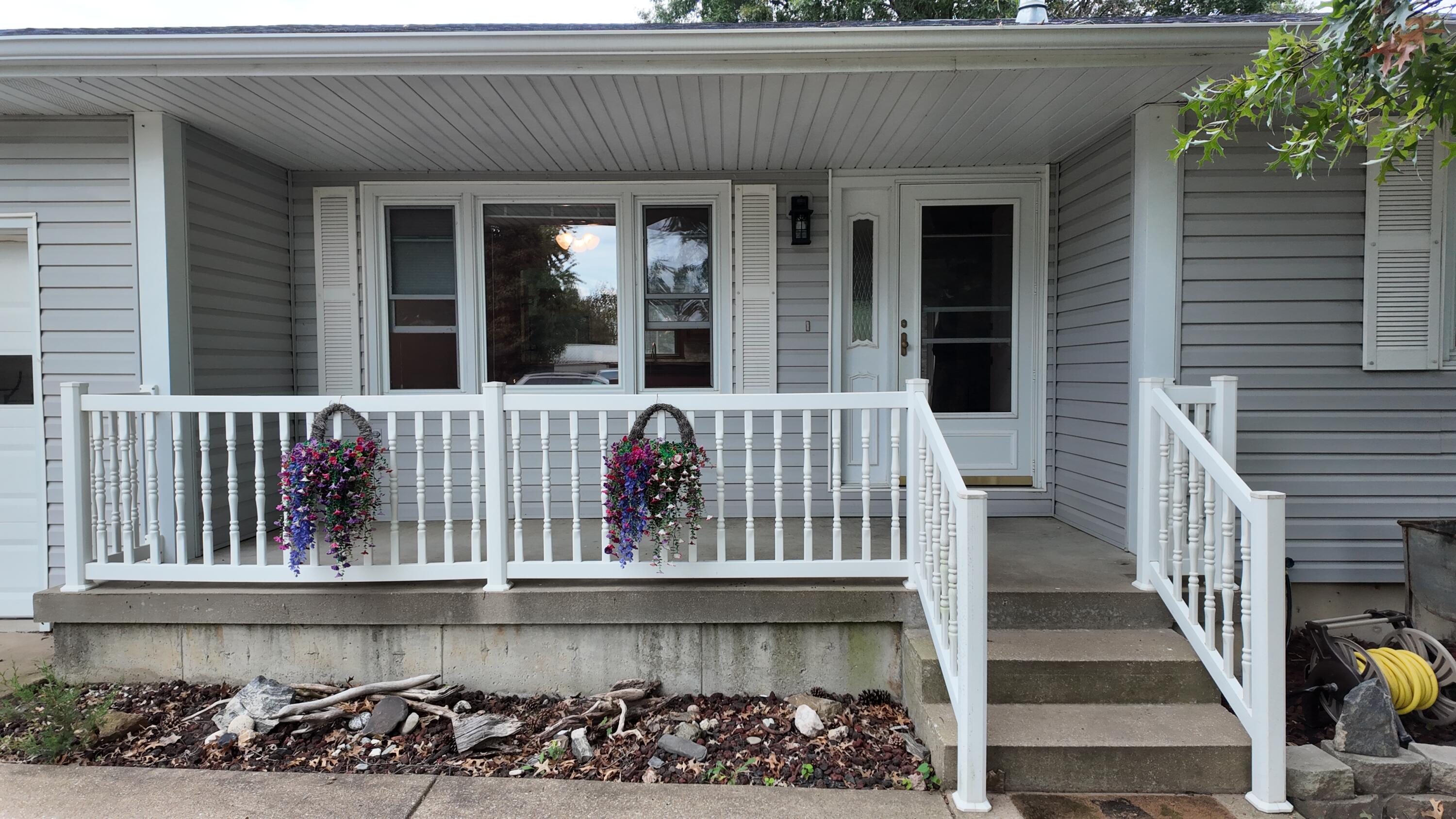 18663 Crawford Street Property Photo 2