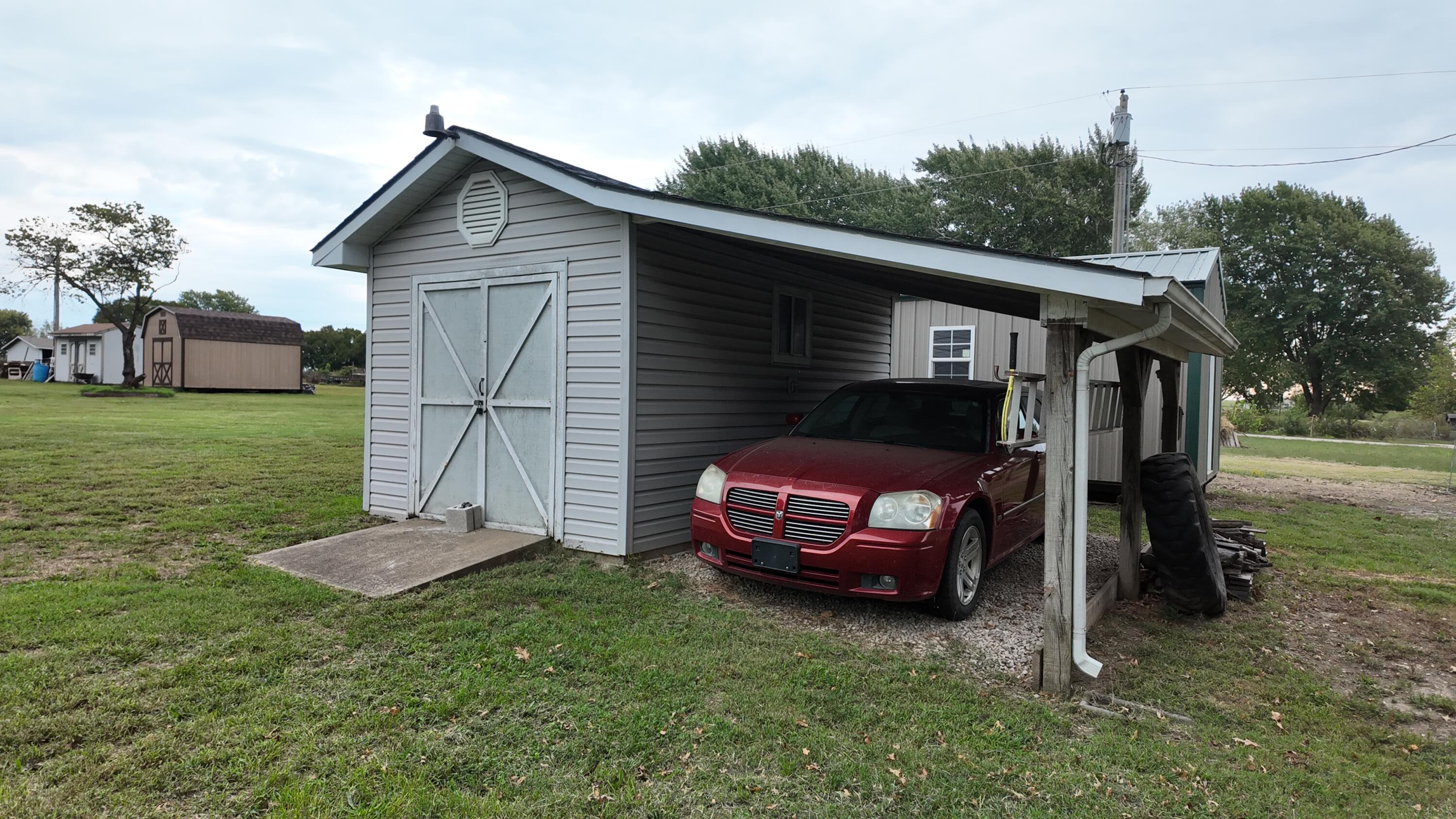 18663 Crawford Street Property Photo 6