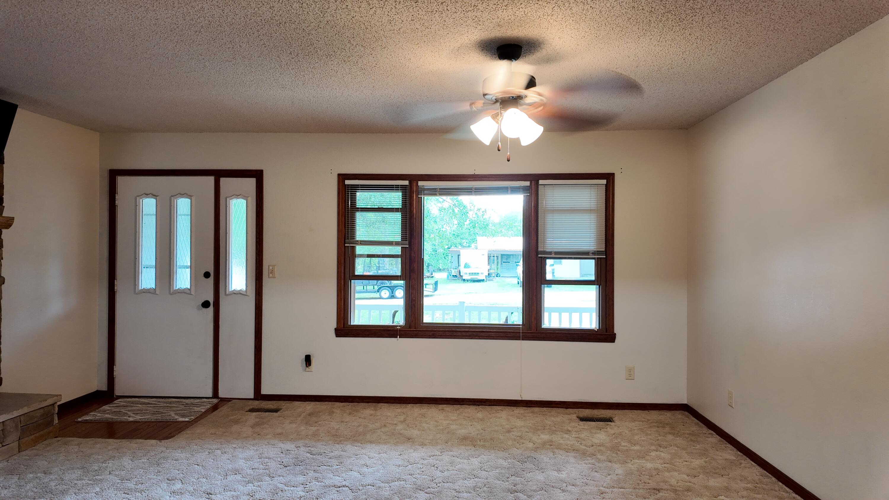 18663 Crawford Street Property Photo 8