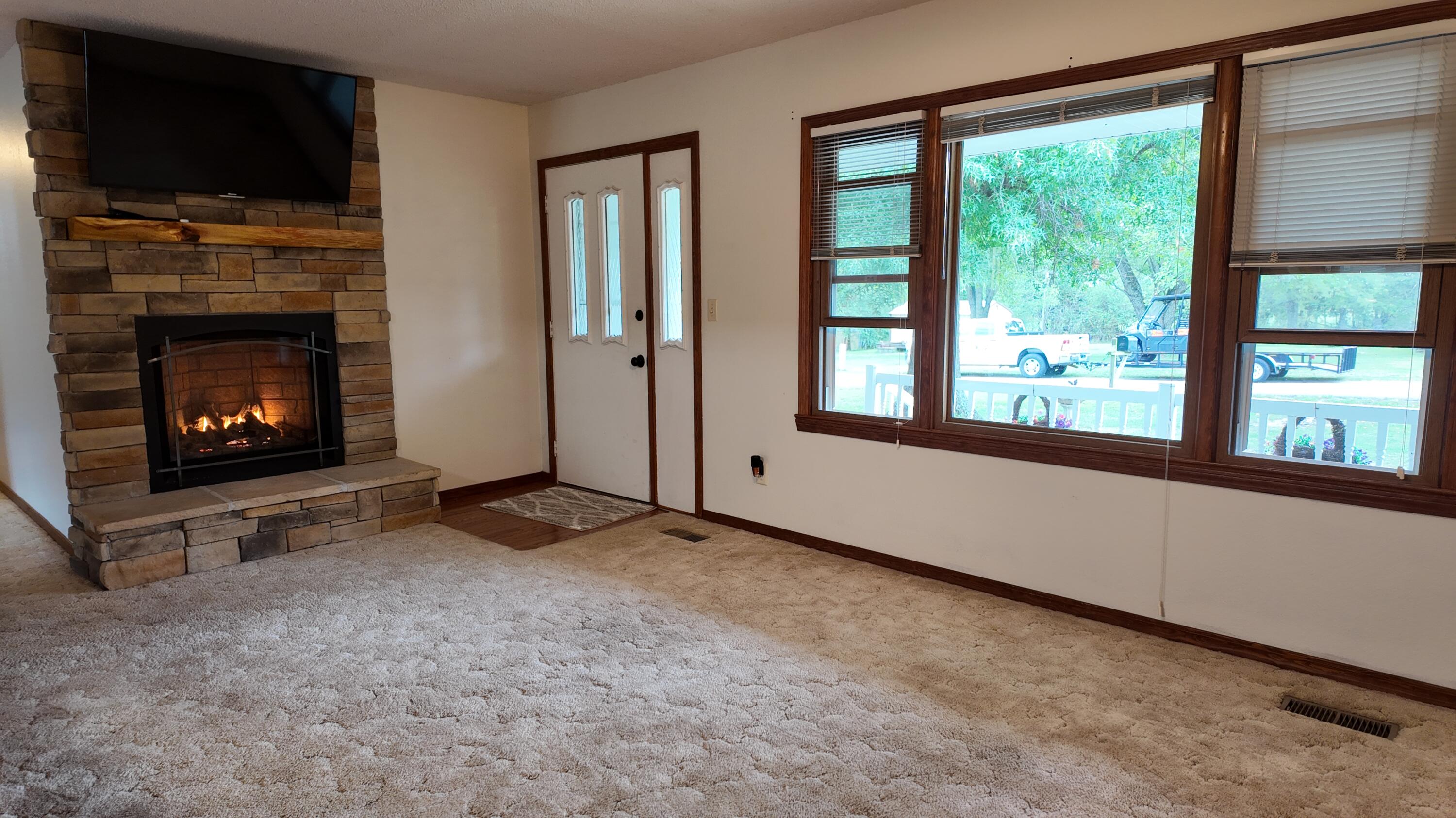 18663 Crawford Street Property Photo 9