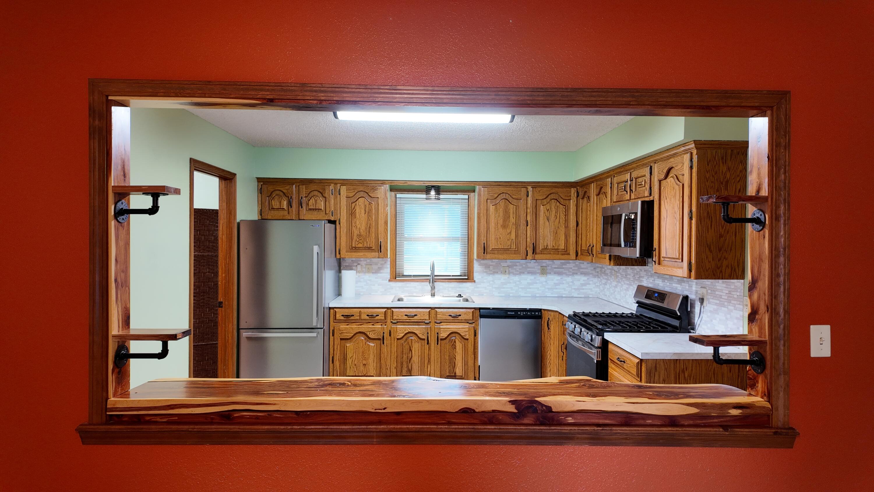 18663 Crawford Street Property Photo 11