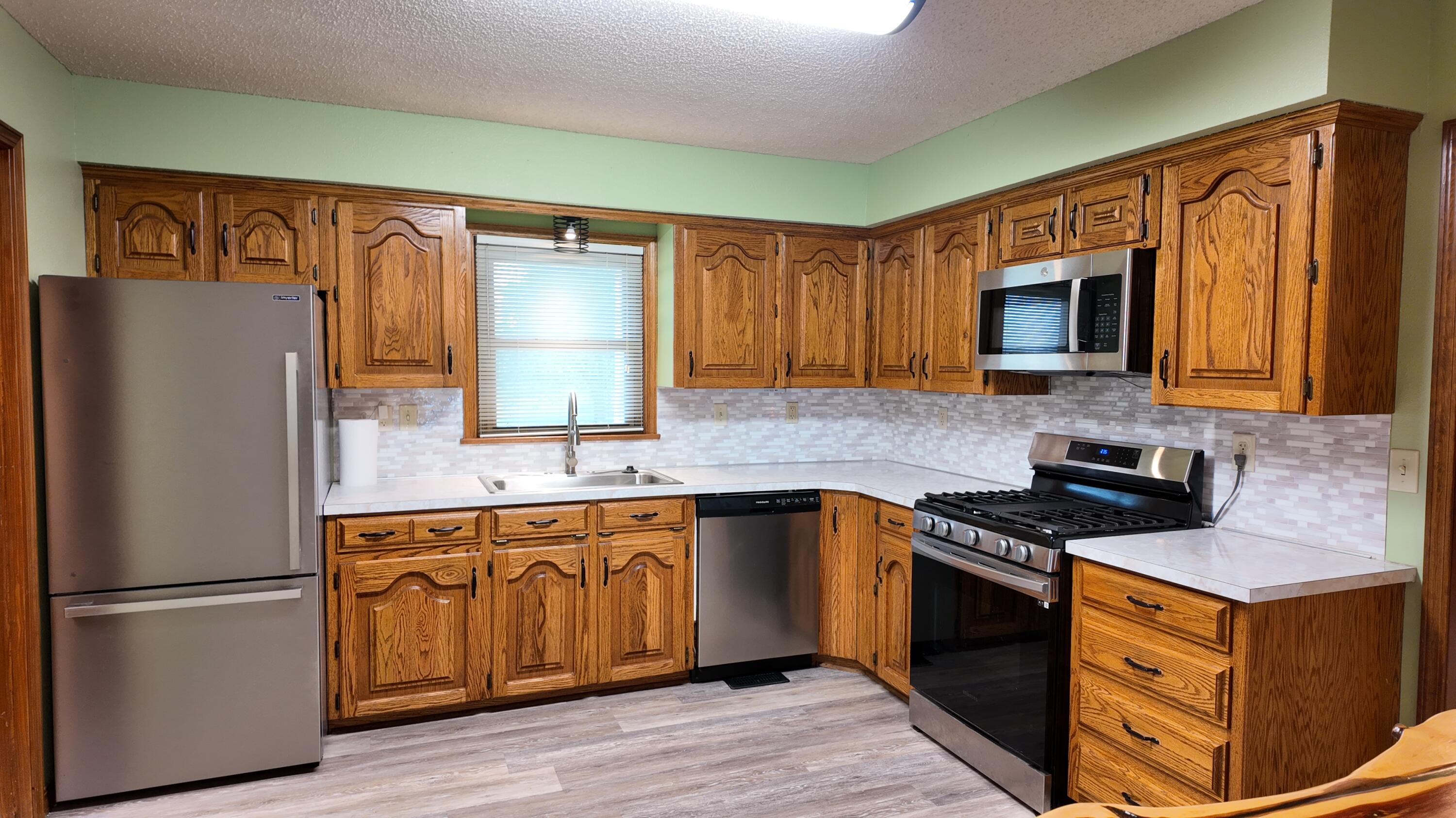 18663 Crawford Street Property Photo 14