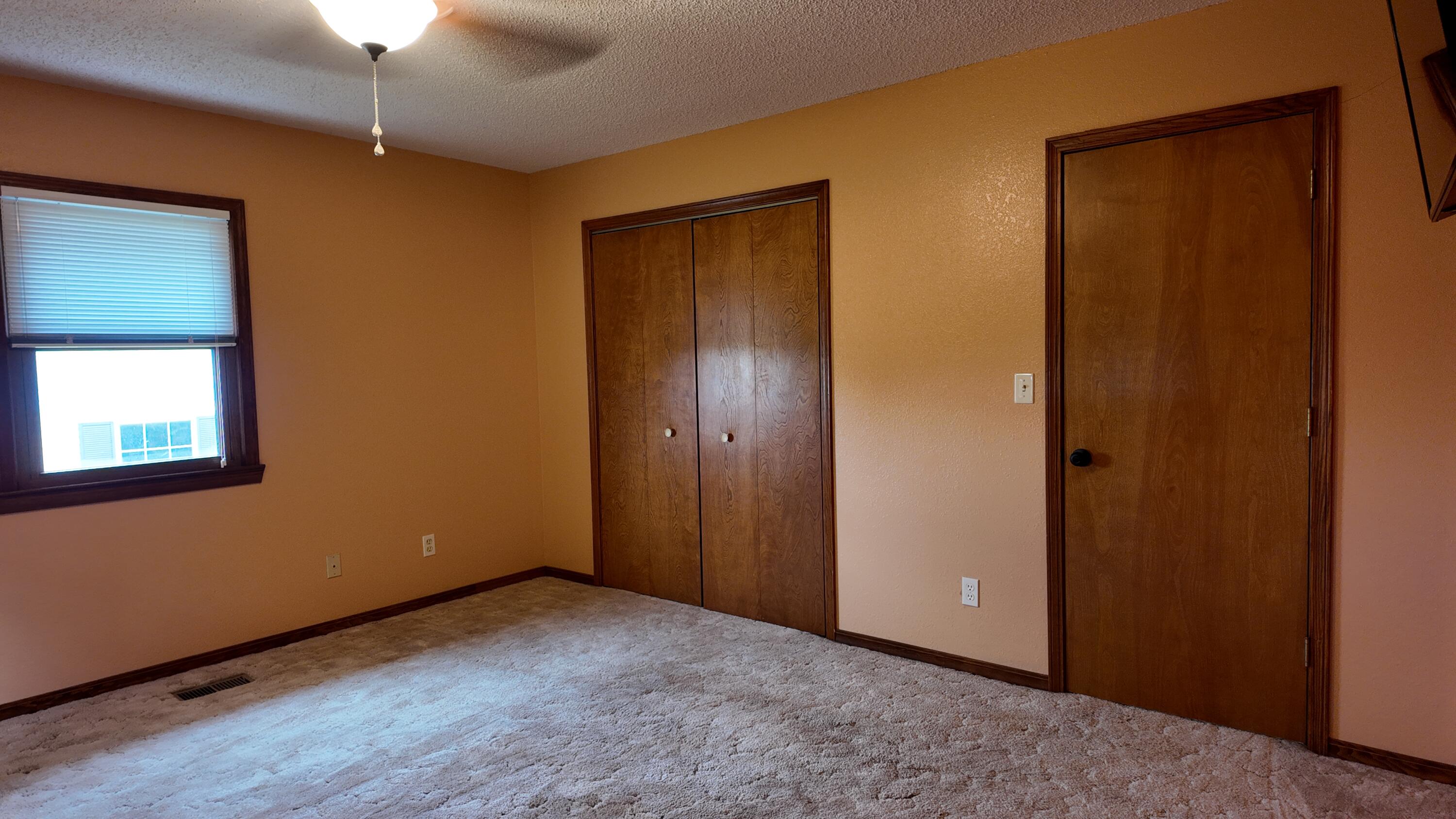 18663 Crawford Street Property Photo 28