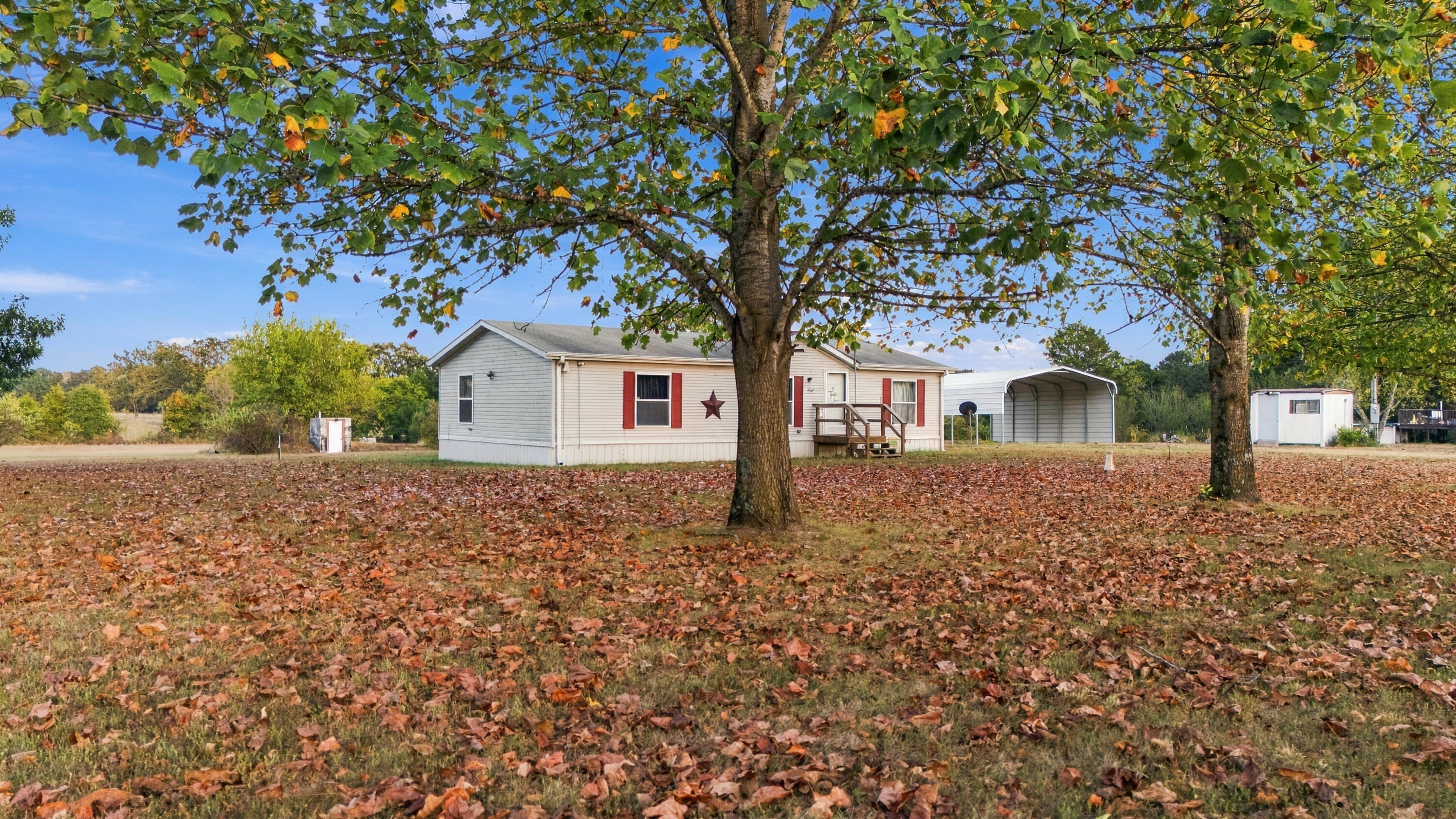 5164 Private Road 1511 Property Photo 1