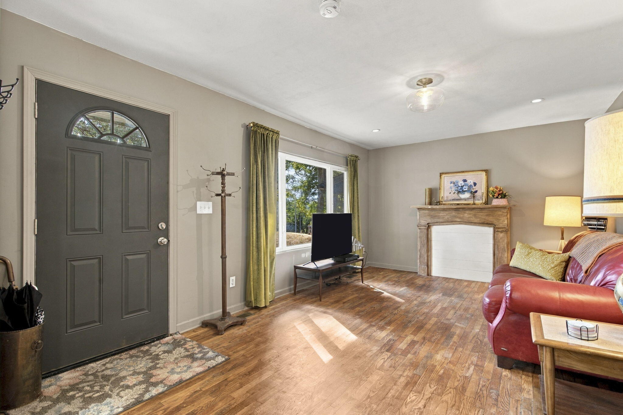 292 Lakeside Drive Property Photo 6