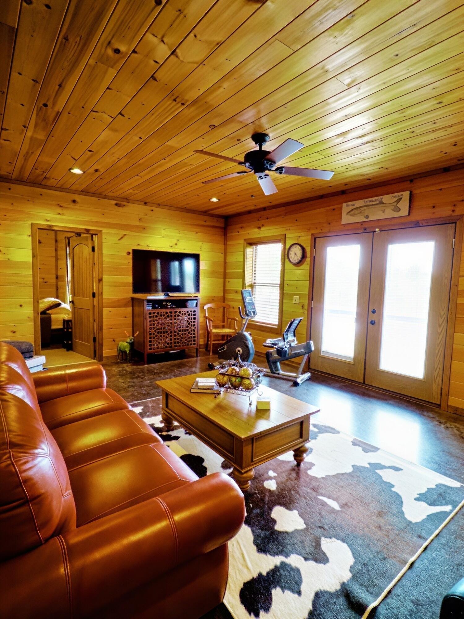 735 Carter 306 Property Photo 44