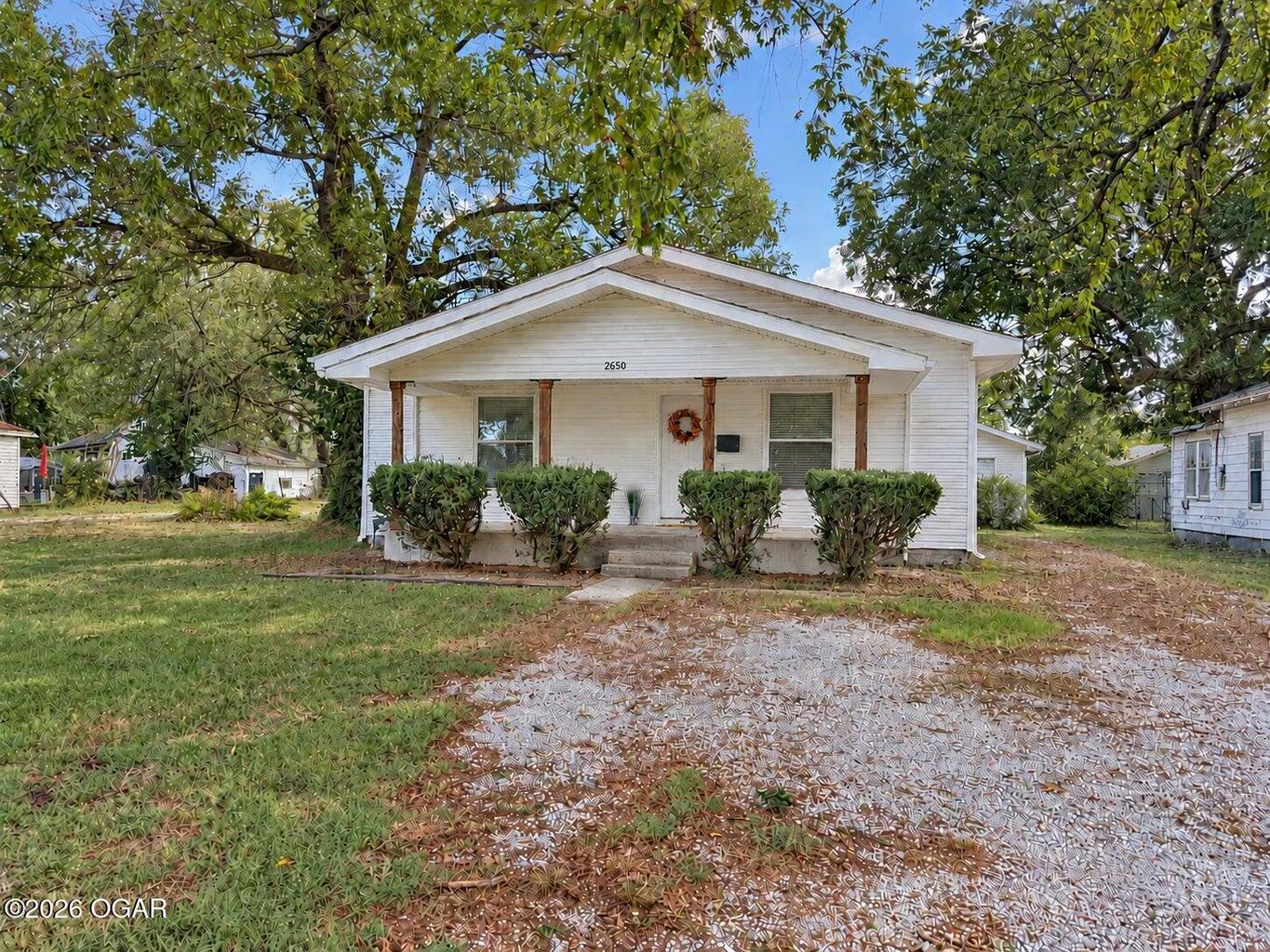 2650 East 8th Street Property Photo 1