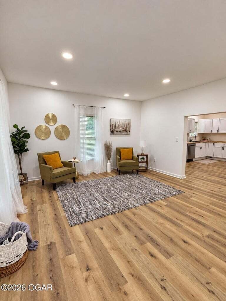2650 East 8th Street Property Photo 3