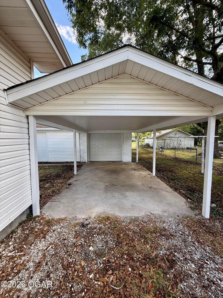 2650 East 8th Street Property Photo 25