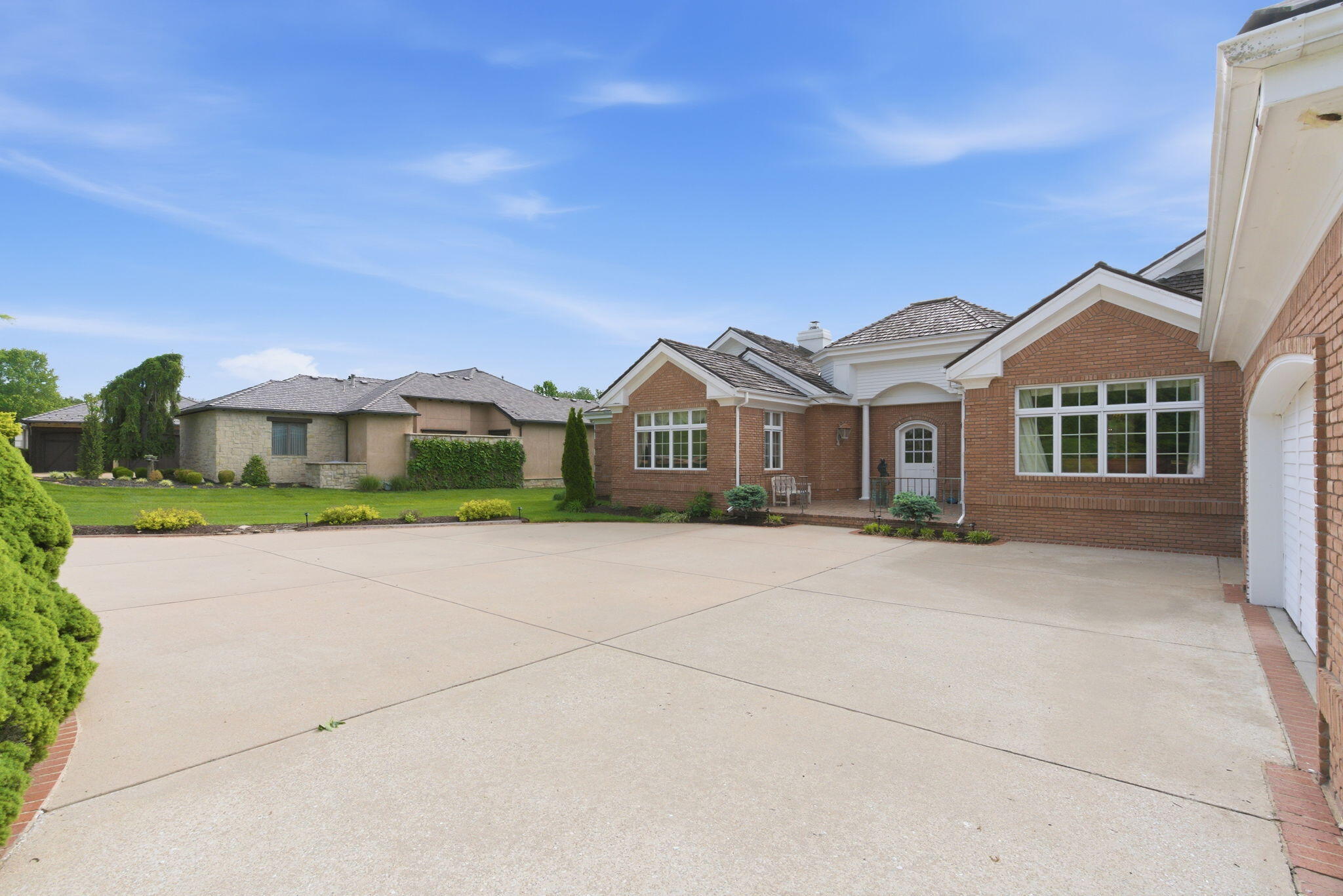 5722 South Castlebay Drive Property Photo 4