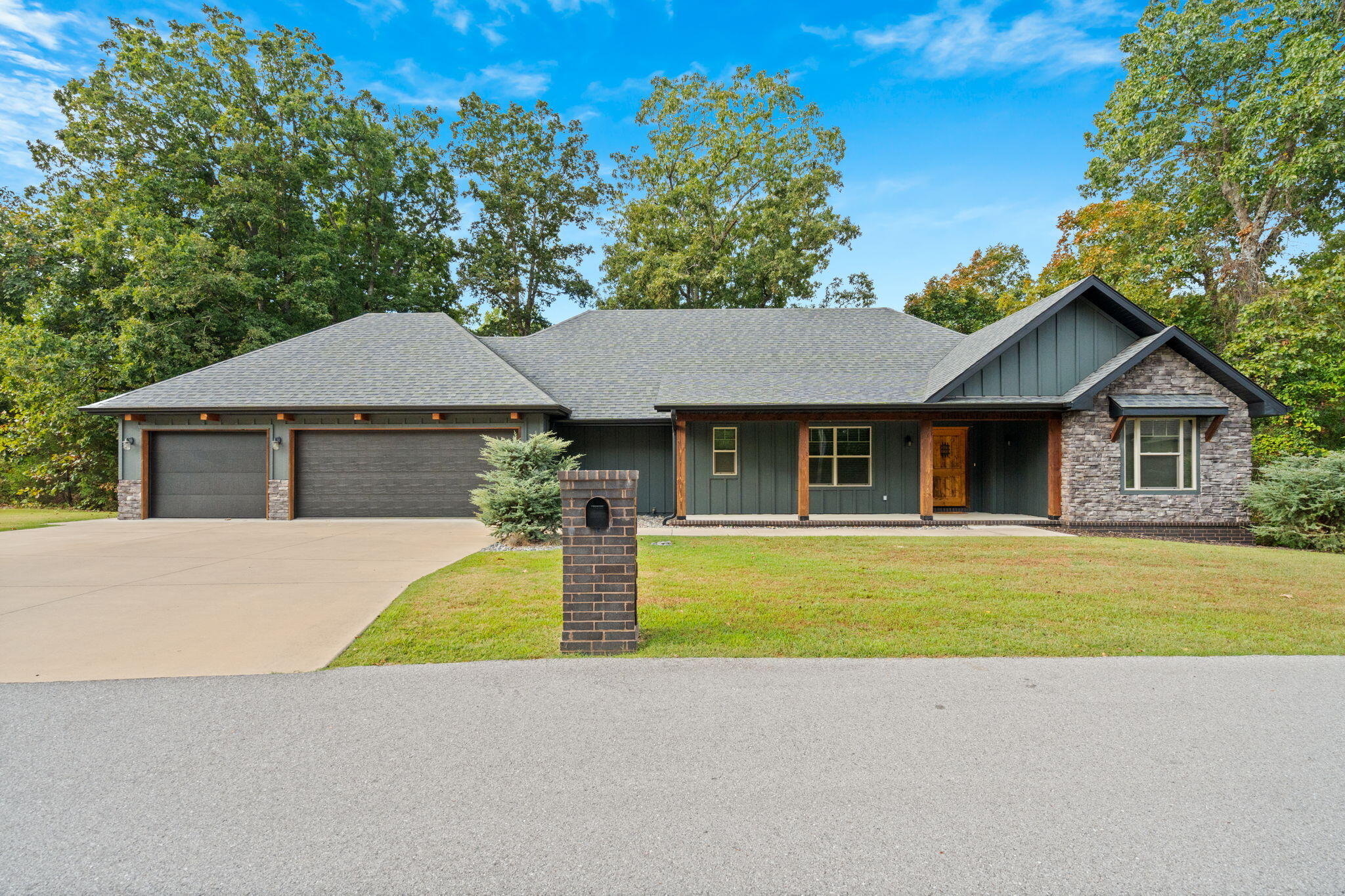 1800 Yoachum Drive Property Photo 1