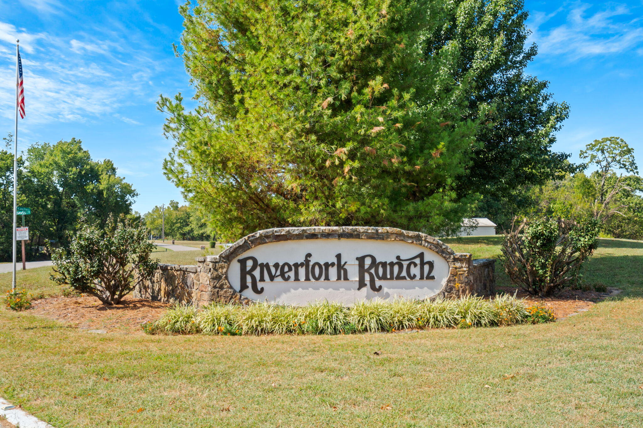 1800 Yoachum Drive Property Photo 4