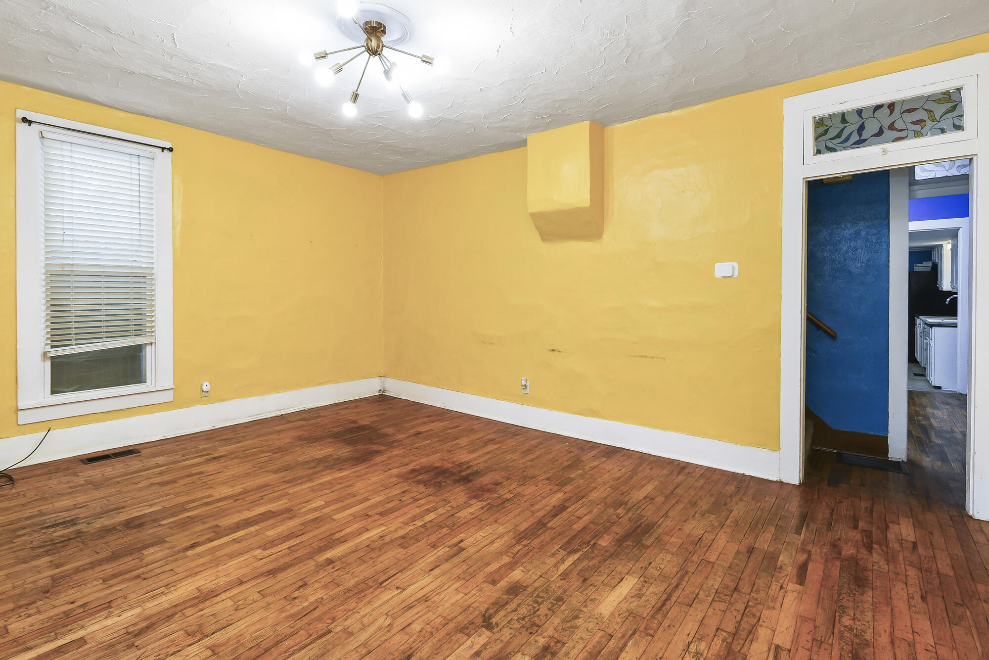 1908 North Robberson Avenue Property Photo 10