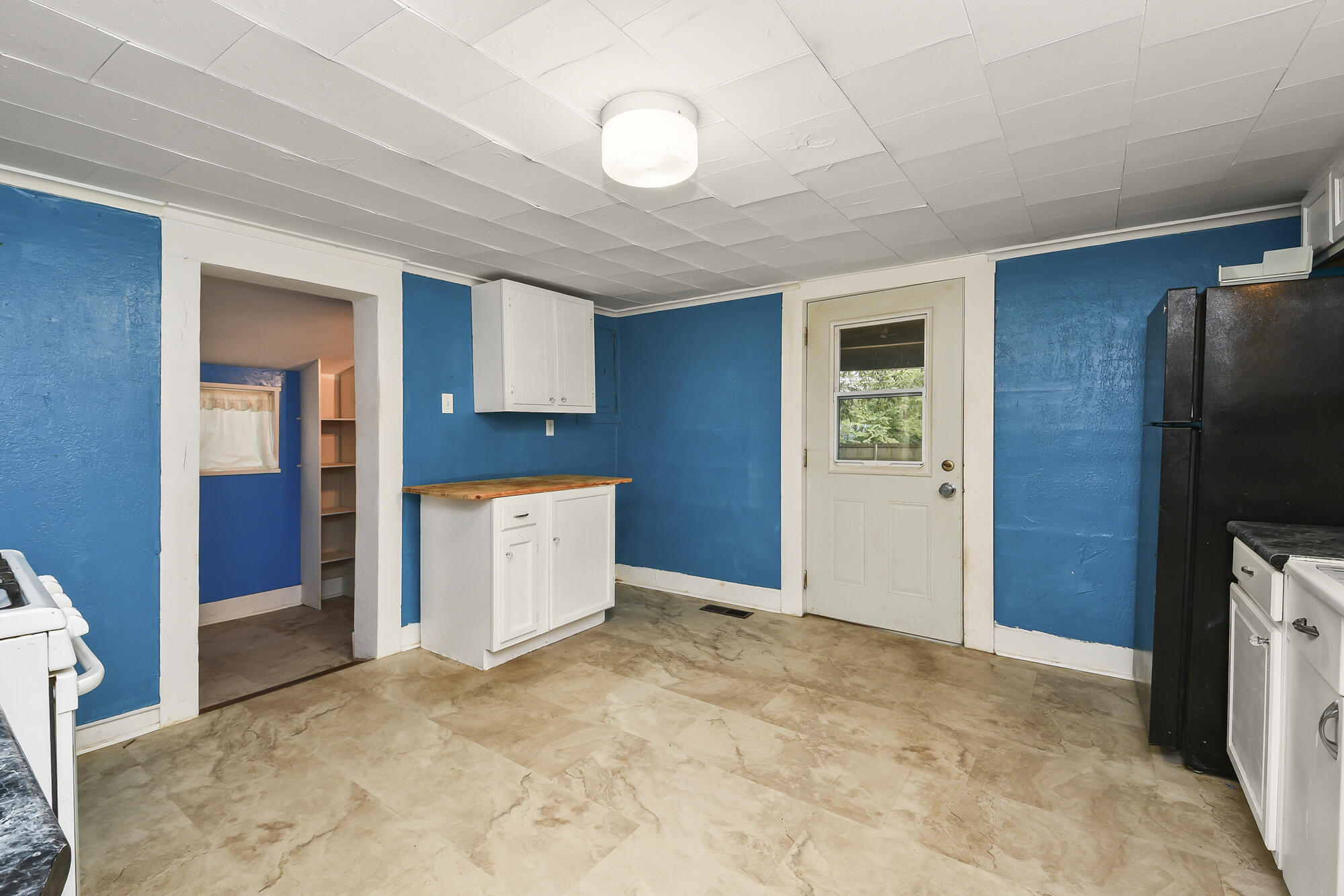 1908 North Robberson Avenue Property Photo 14