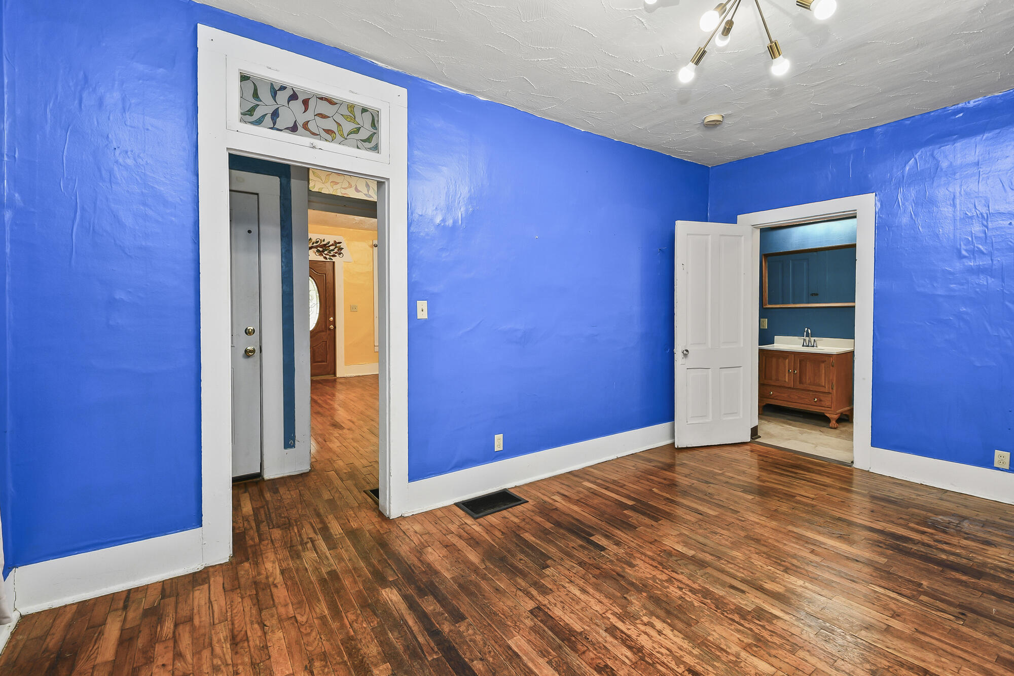 1908 North Robberson Avenue Property Photo 18