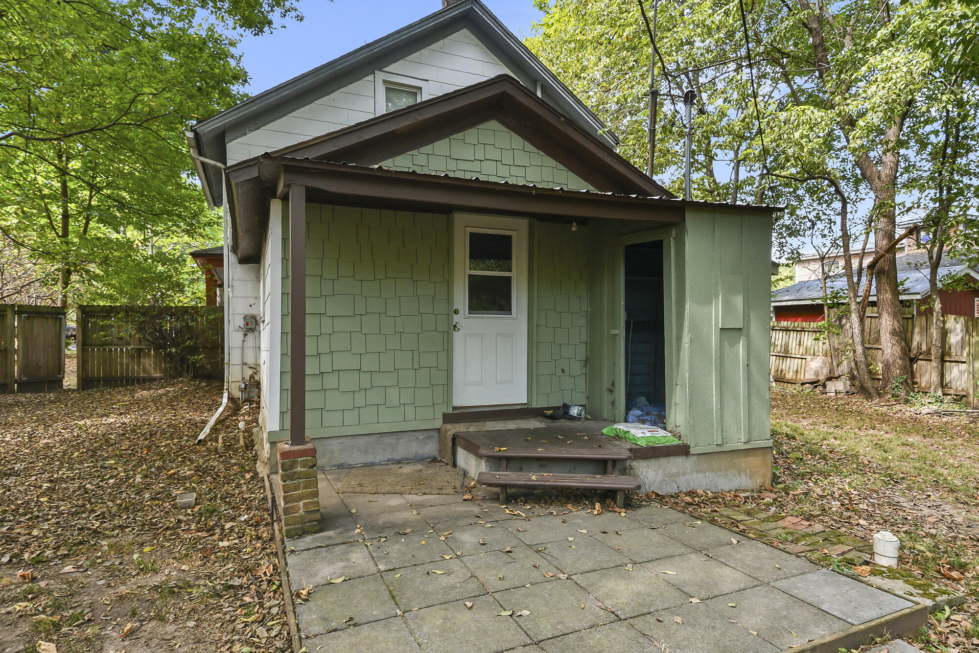 1908 North Robberson Avenue Property Photo 32