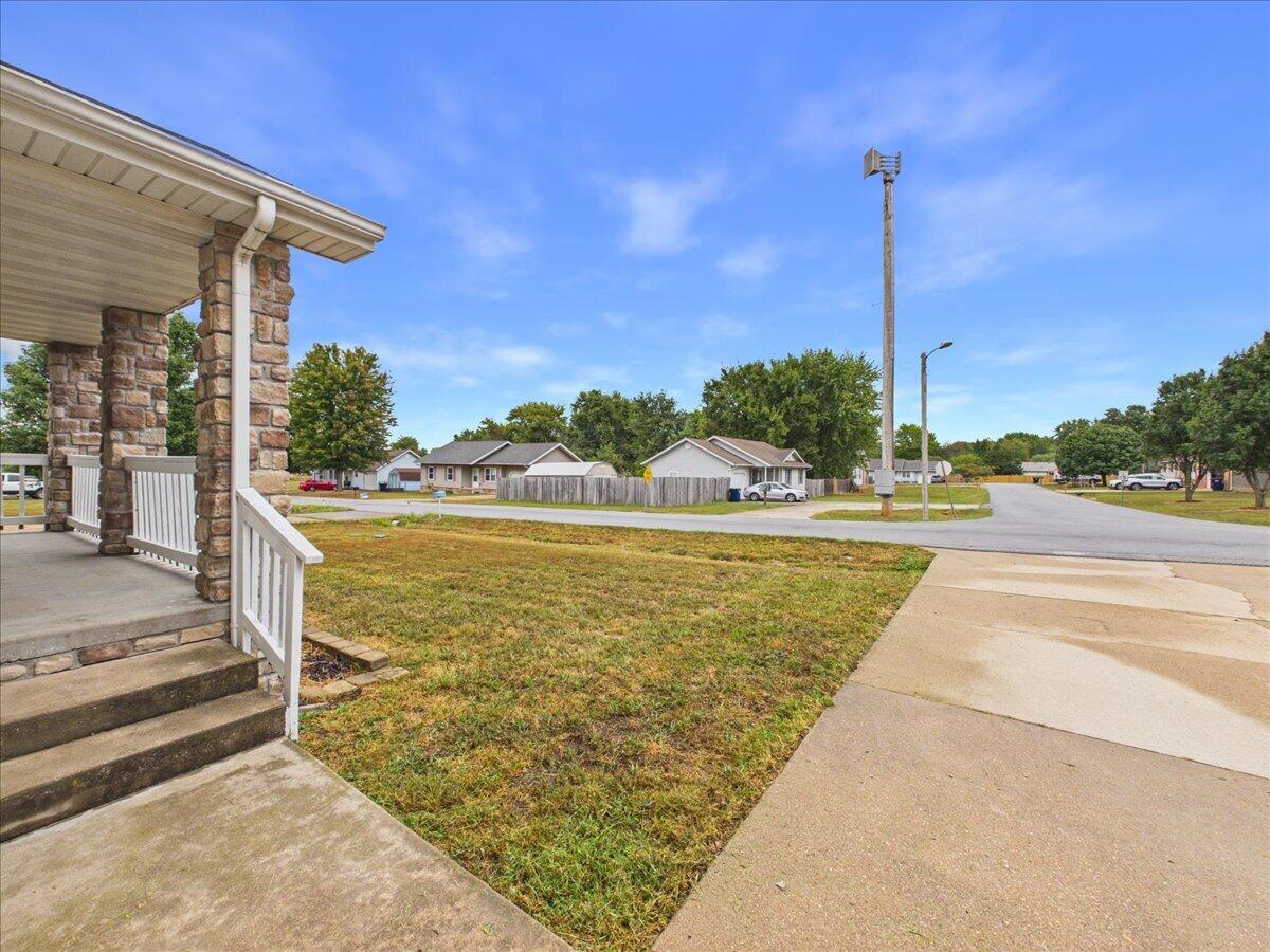 715 South Chestnut Street Property Photo 7