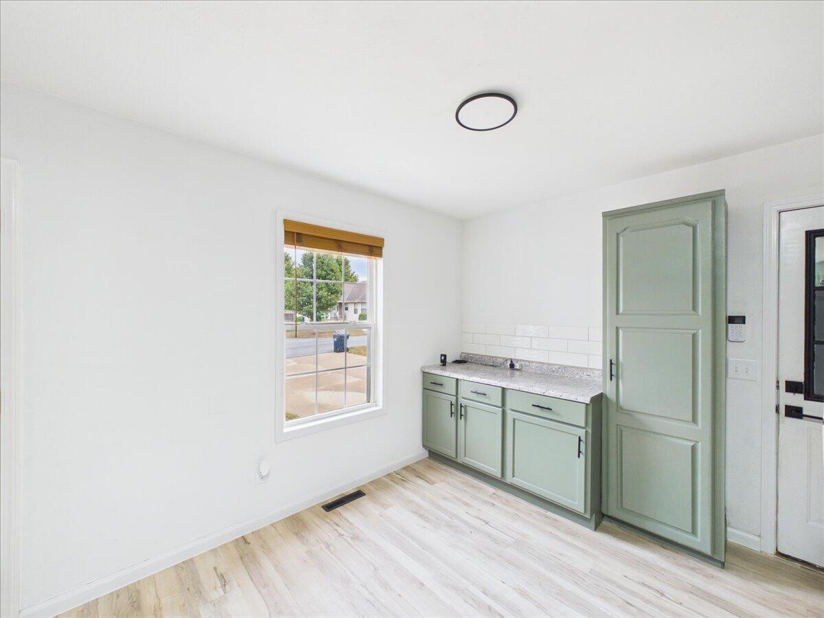 715 South Chestnut Street Property Photo 29