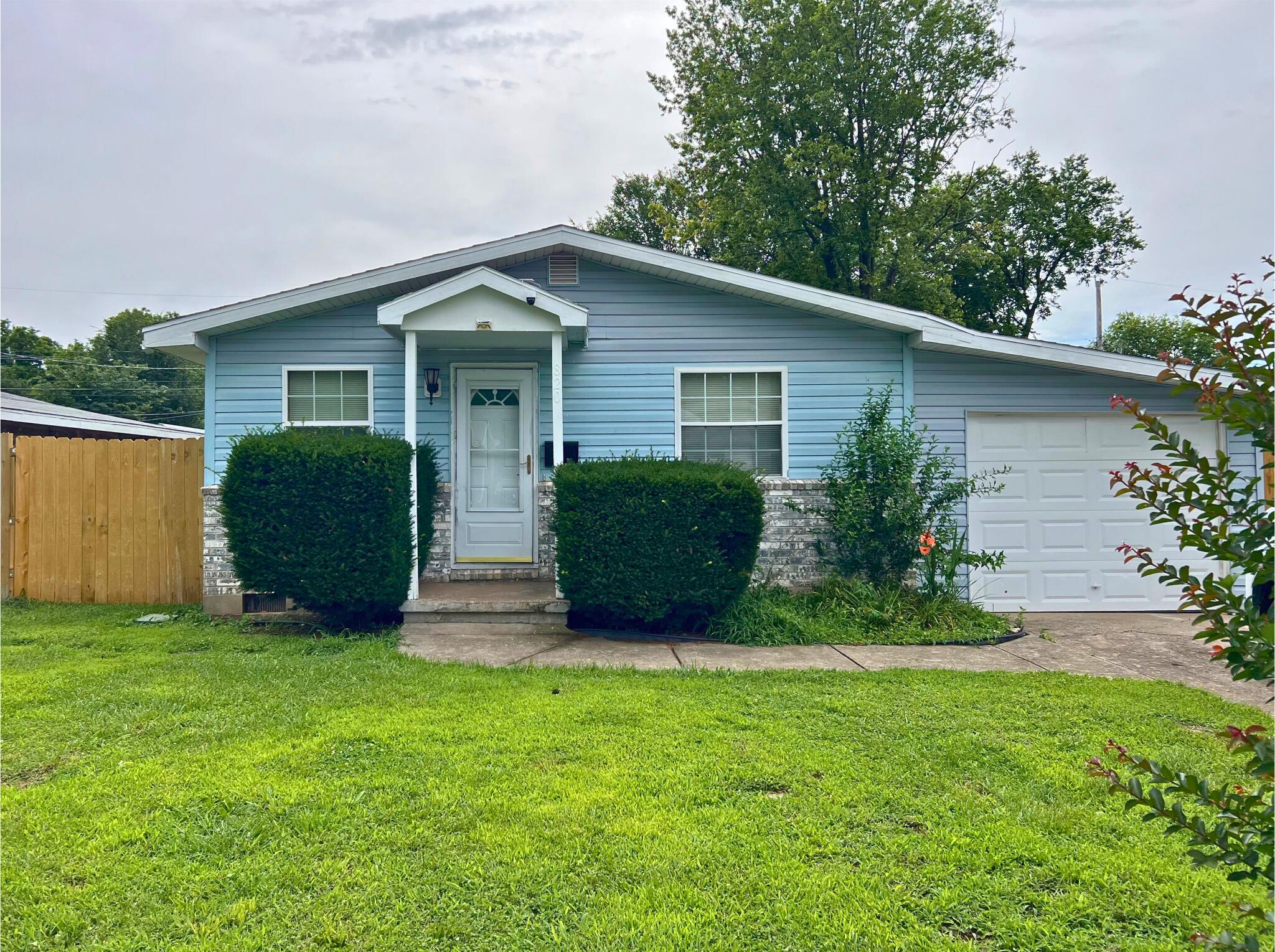 820 North Brown Avenue Property Photo 1