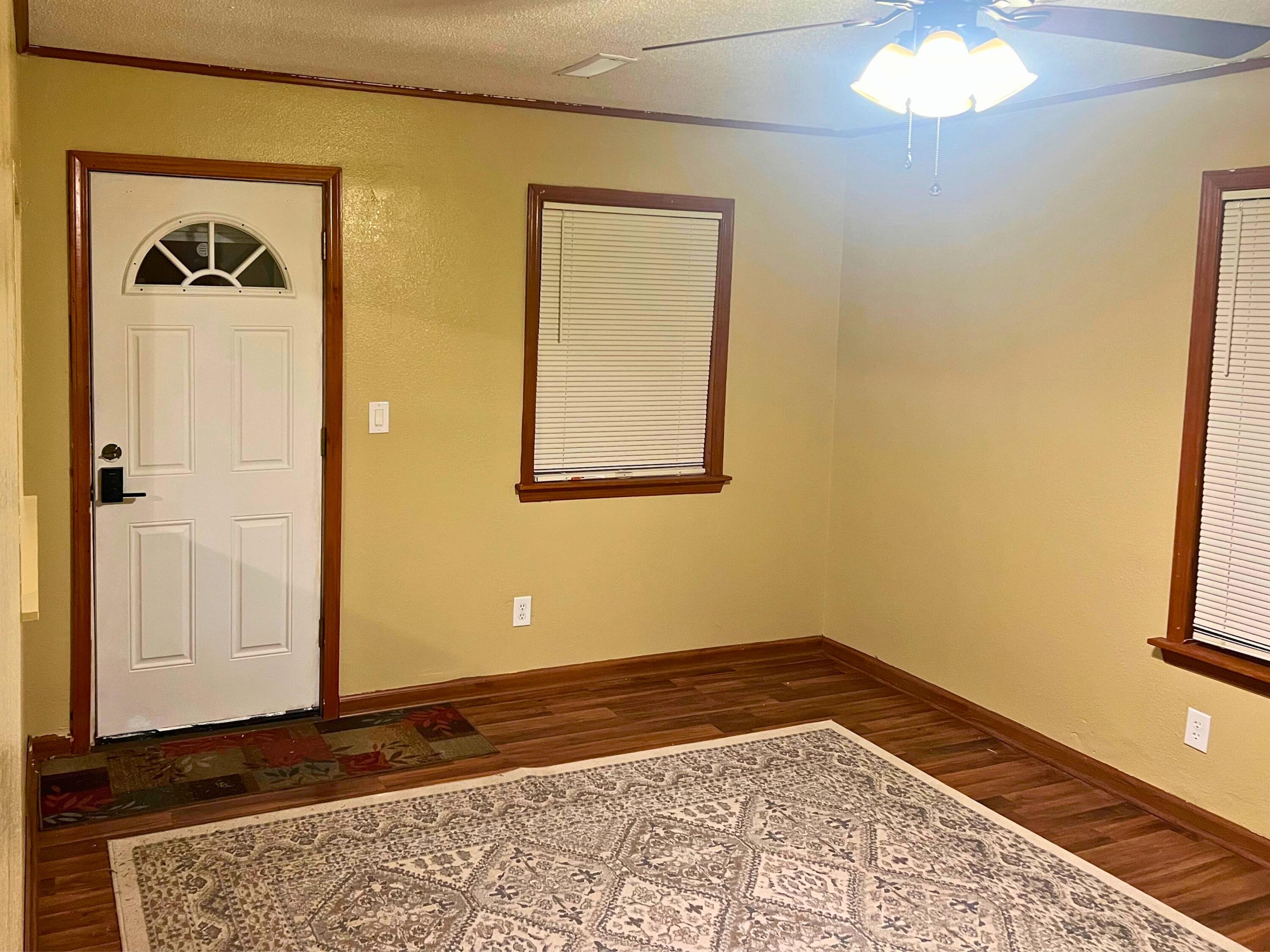 820 North Brown Avenue Property Photo 2