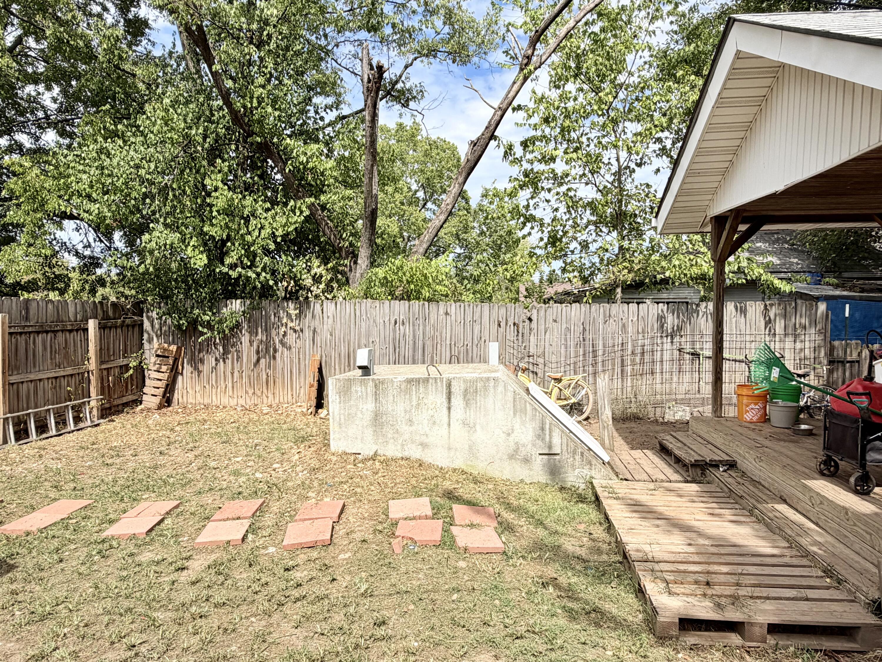 414 South Highland Avenue Property Photo 22