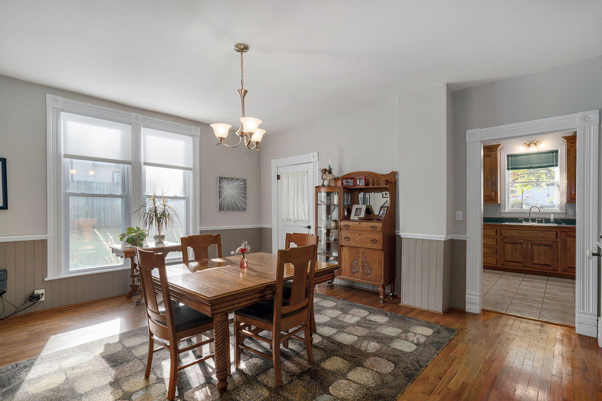 527 Center Street Property Photo 12