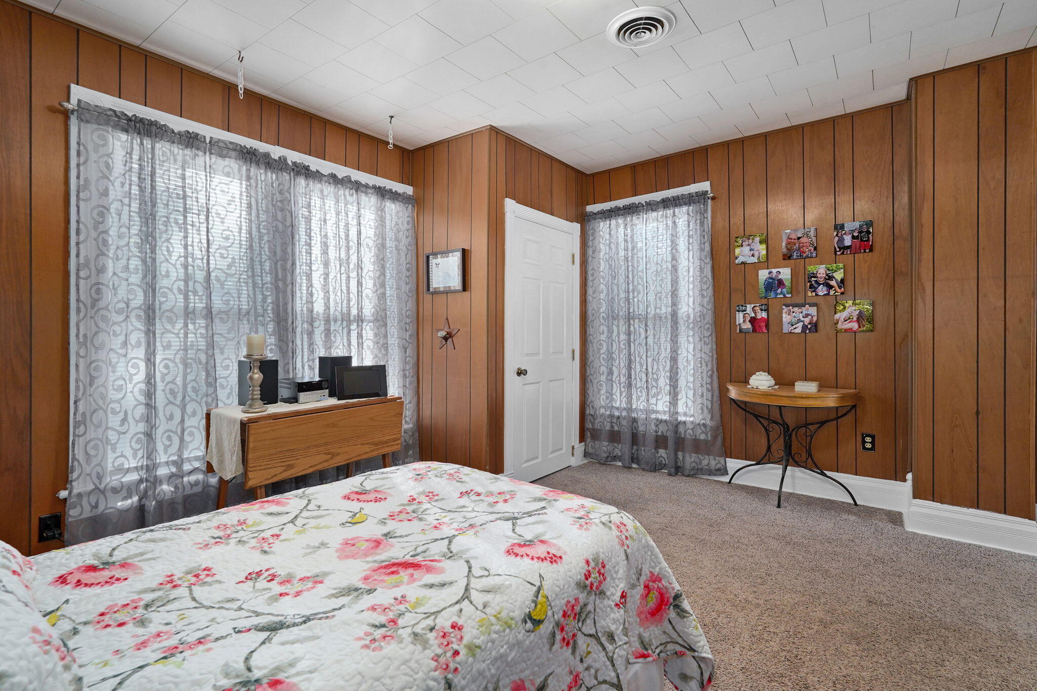 527 Center Street Property Photo 22