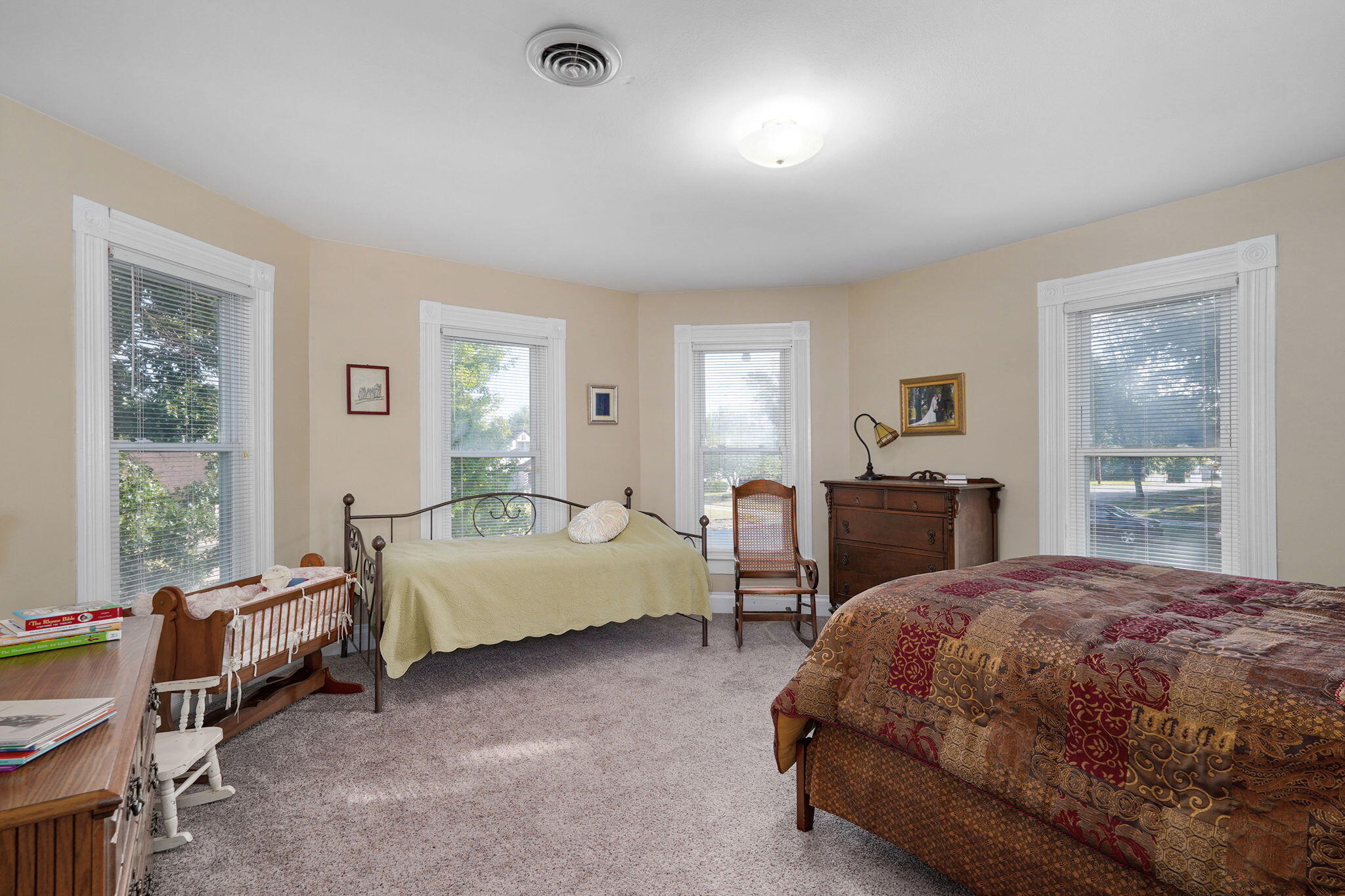 527 Center Street Property Photo 23