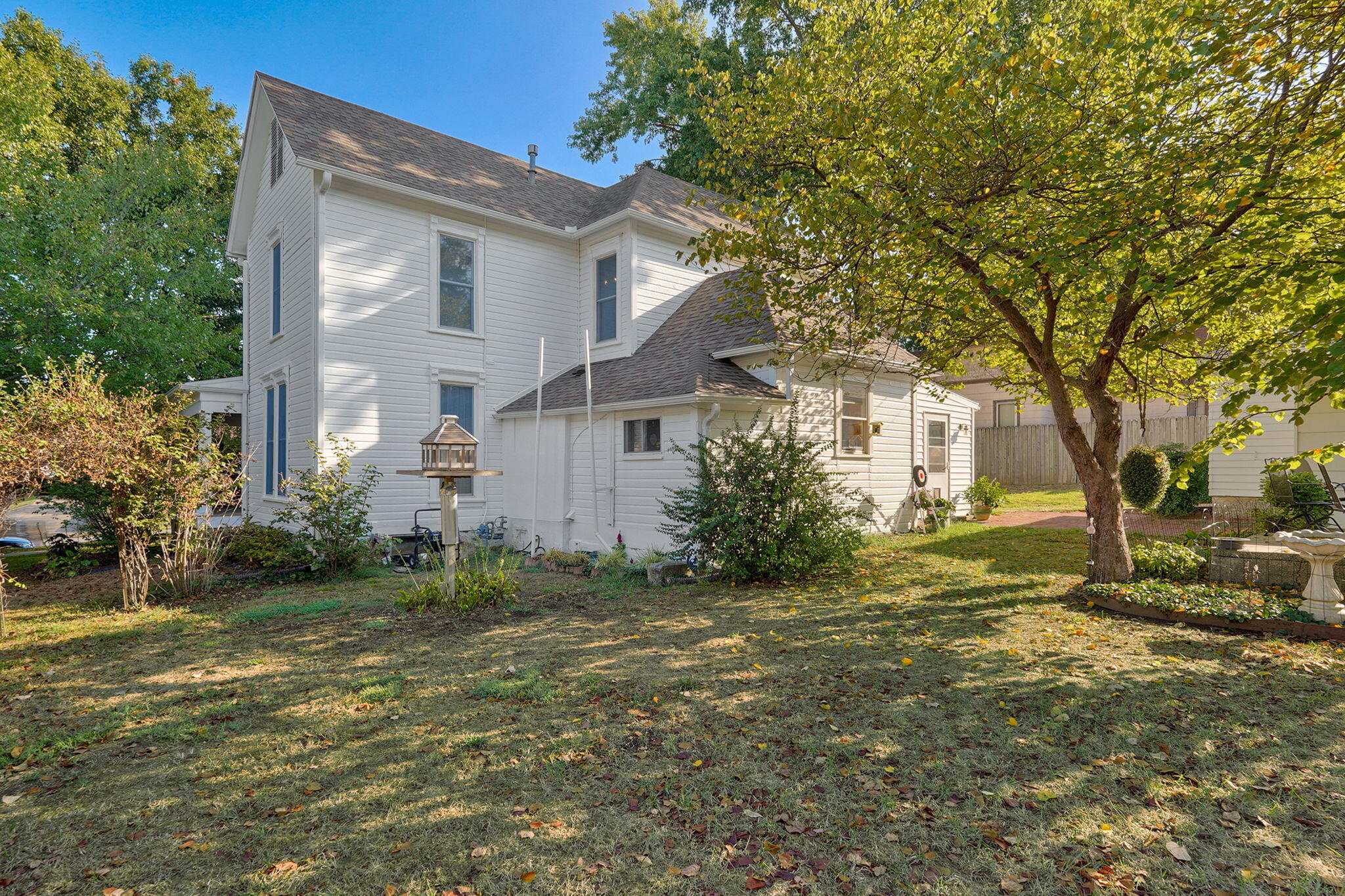 527 Center Street Property Photo 34