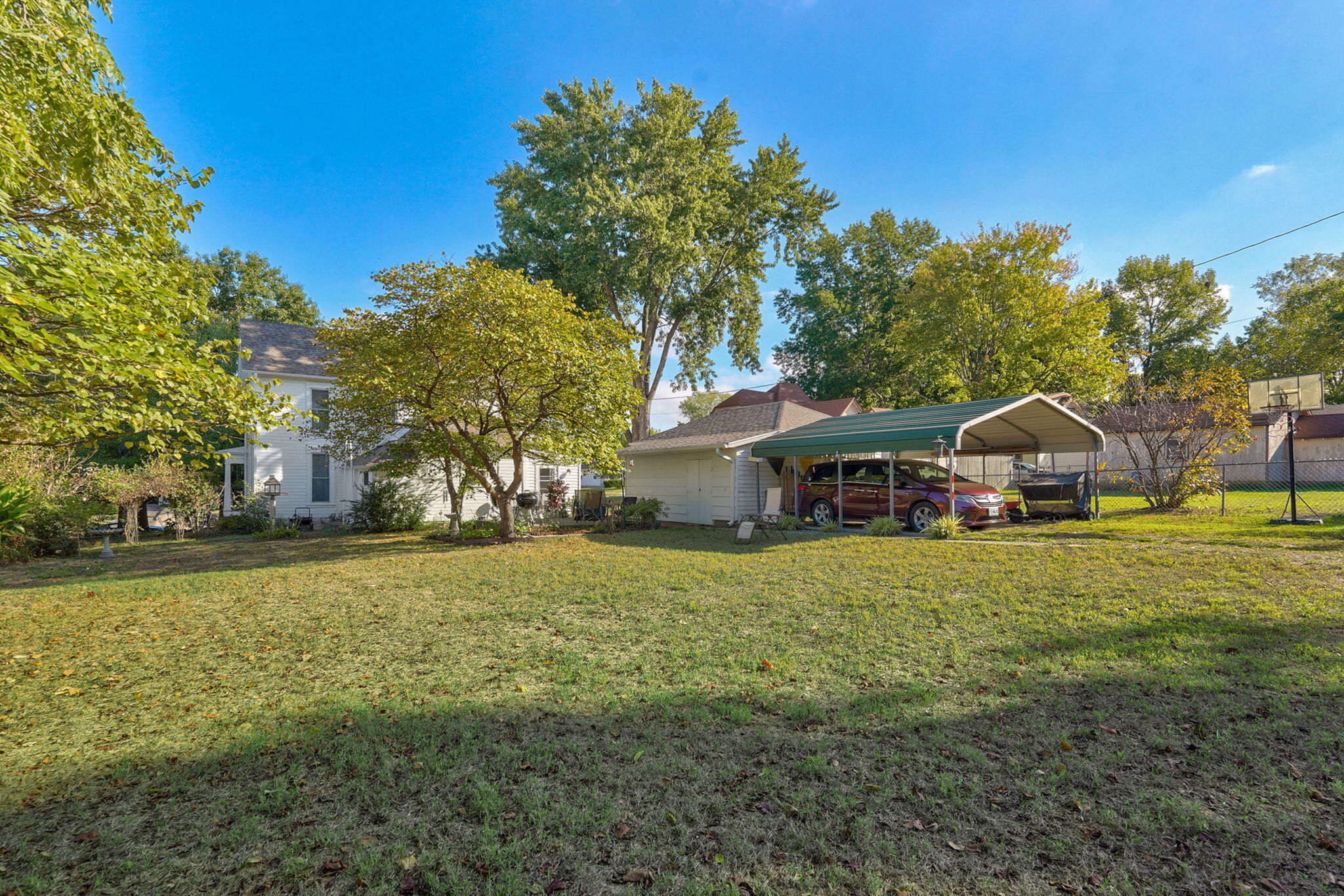 527 Center Street Property Photo 35