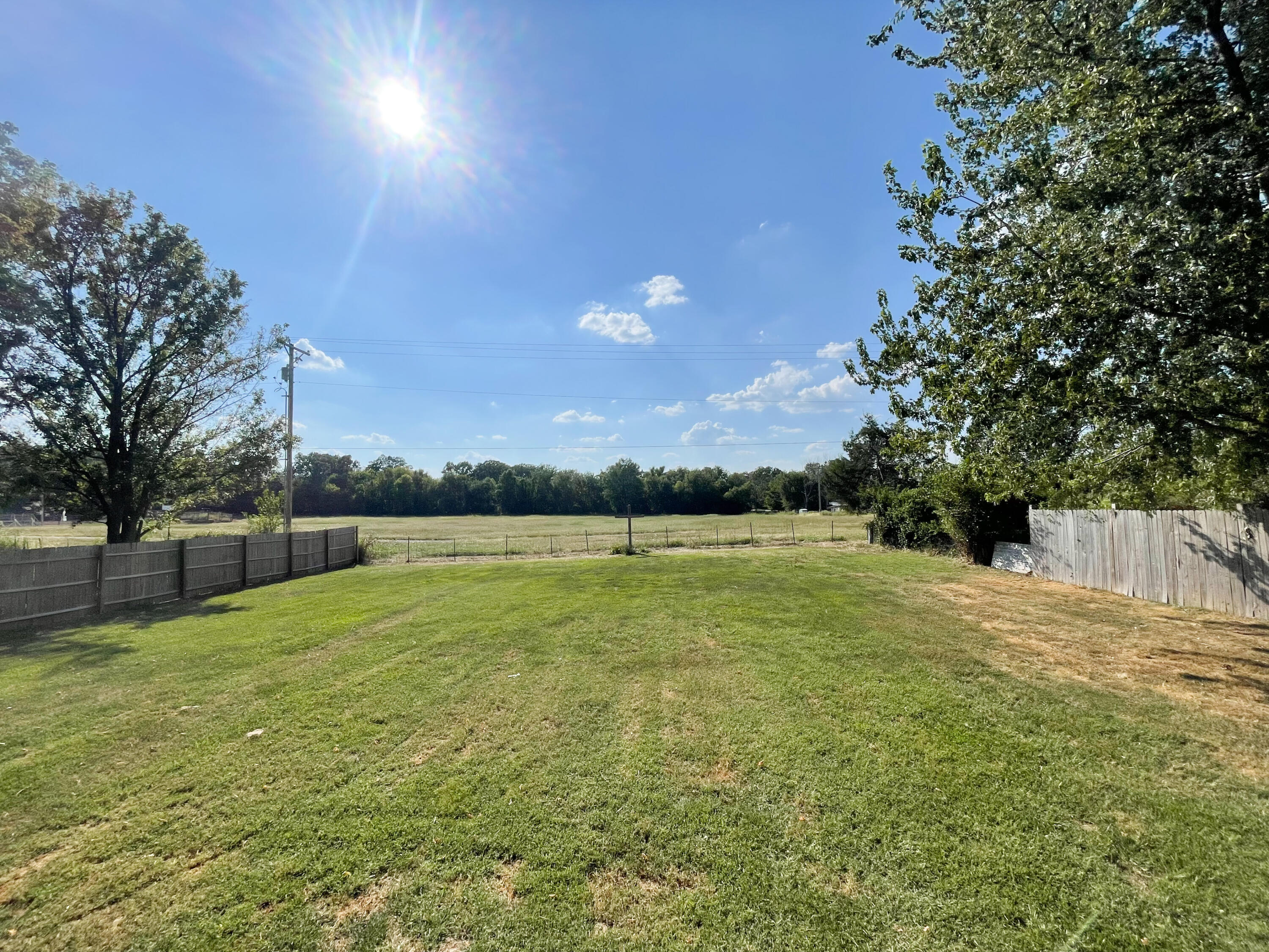 221 South Meadowlark Street Property Photo 17