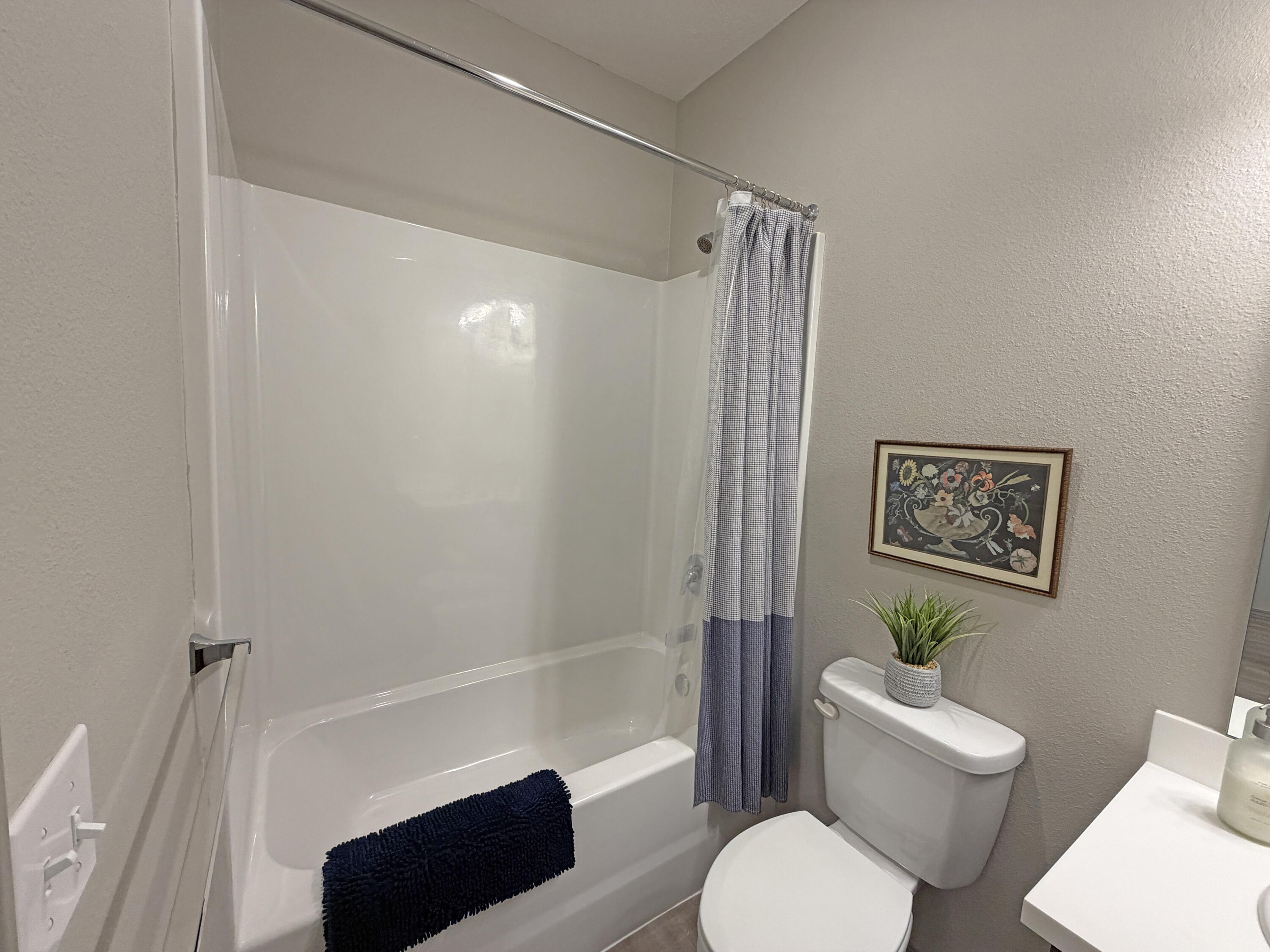 888b West Logan Street Property Photo 12