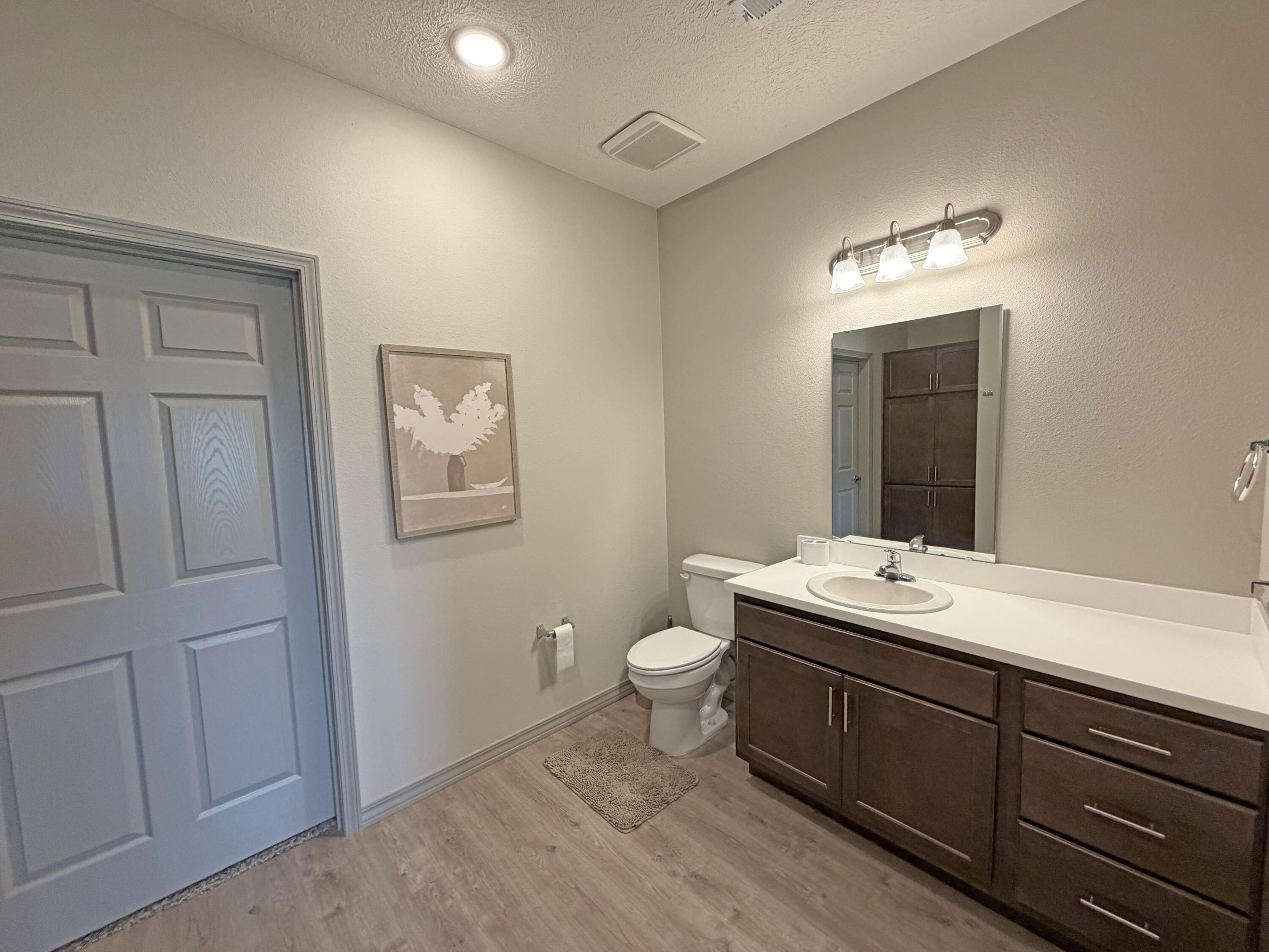888b West Logan Street Property Photo 15