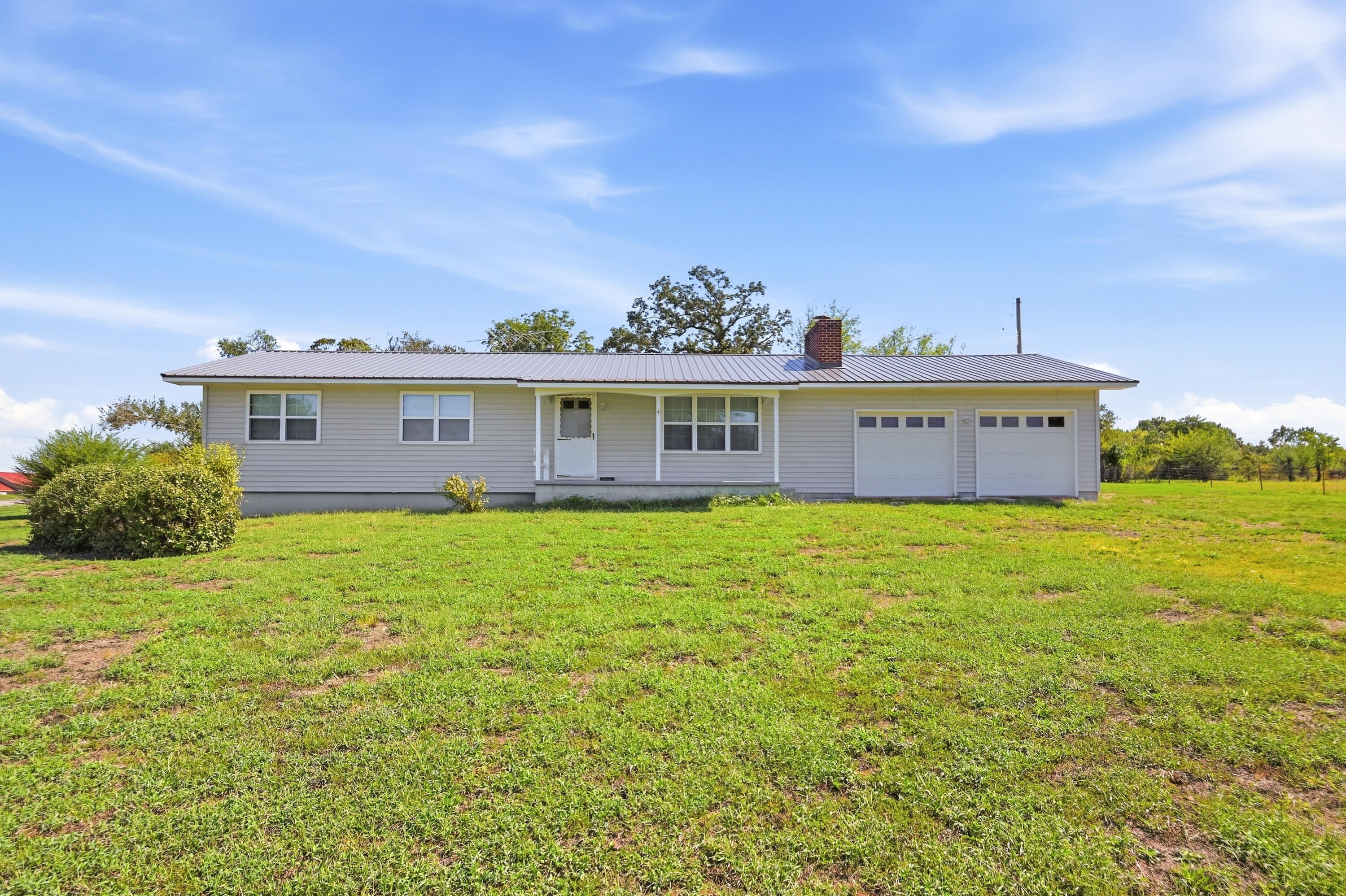 18059 Highway O Property Photo 1
