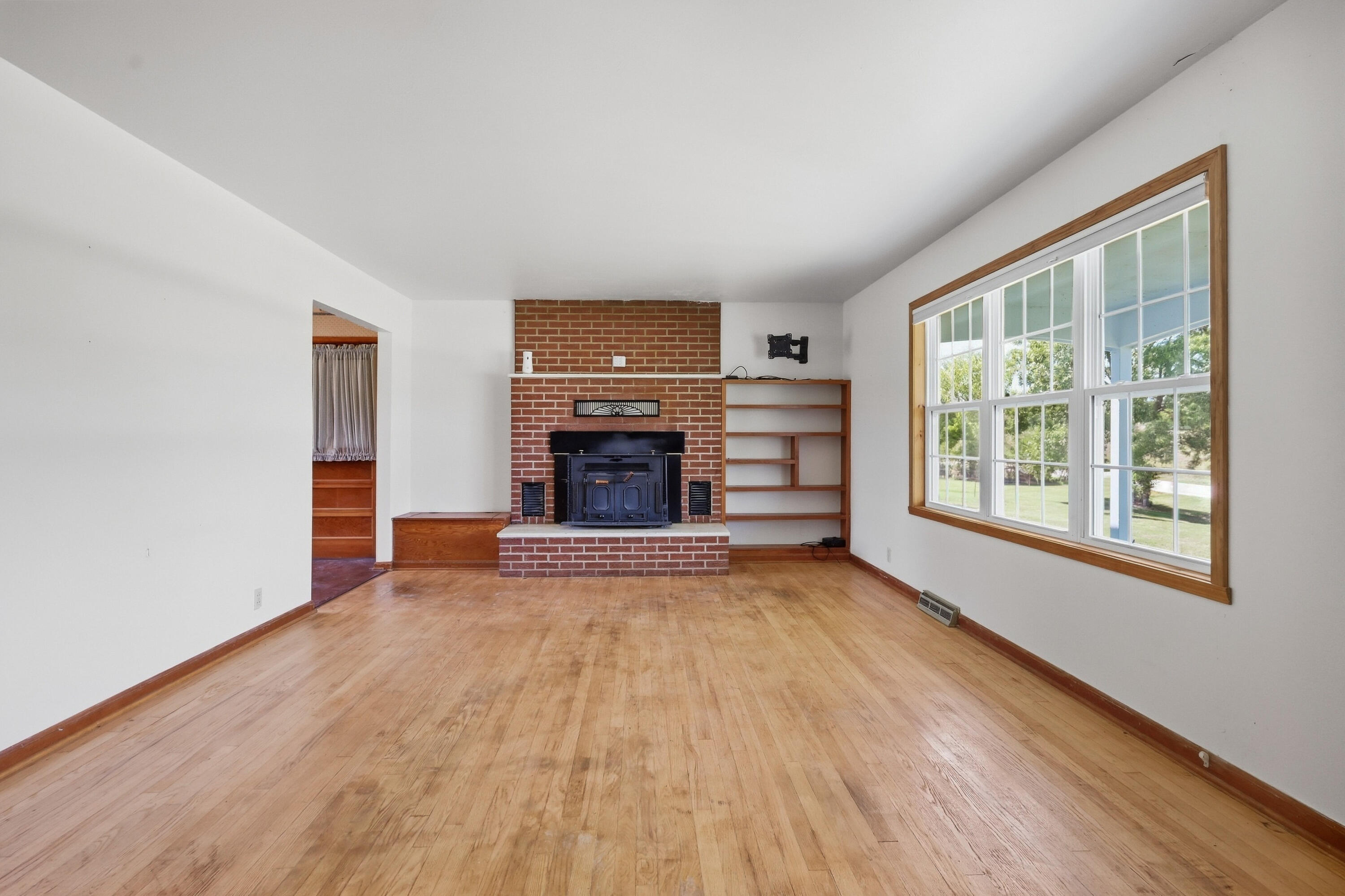 18059 Highway O Property Photo 6