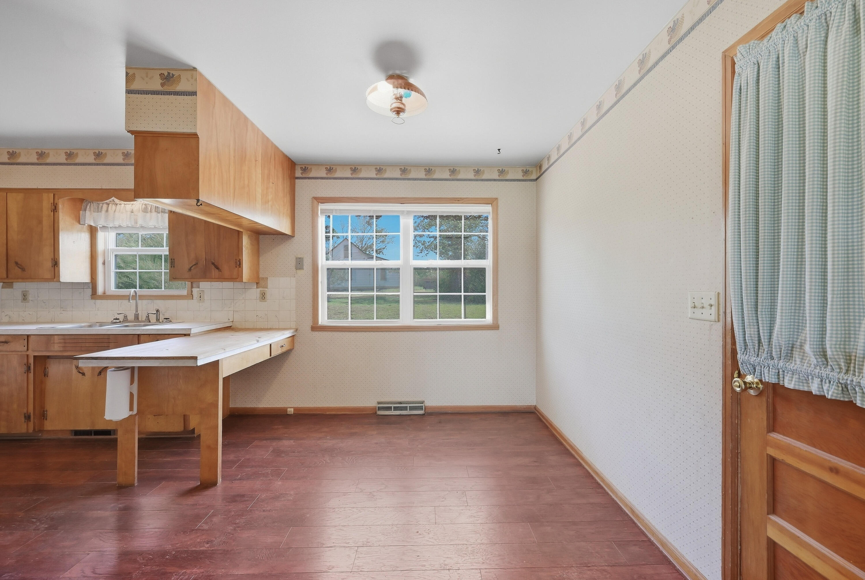 18059 Highway O Property Photo 10