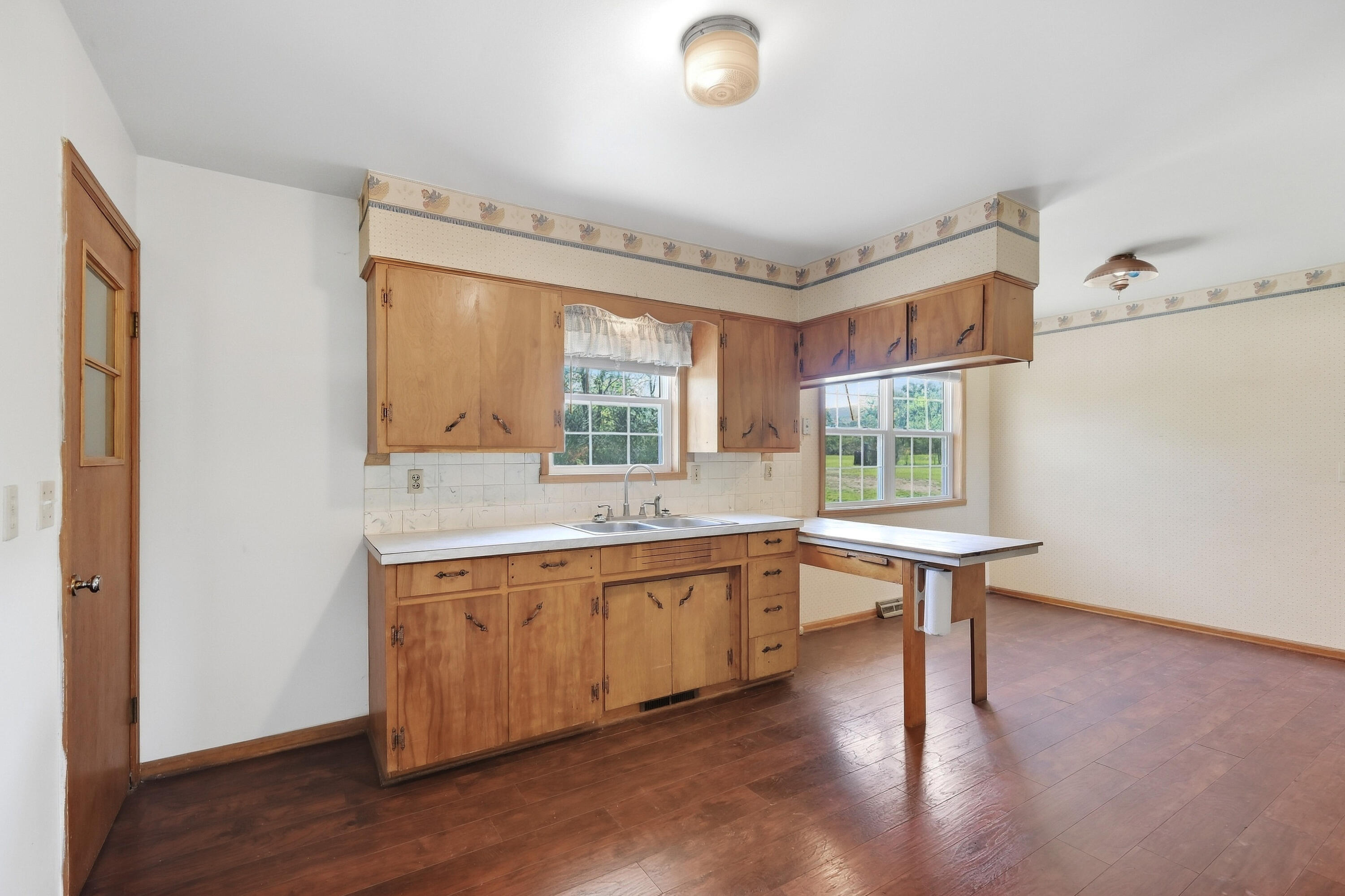 18059 Highway O Property Photo 12