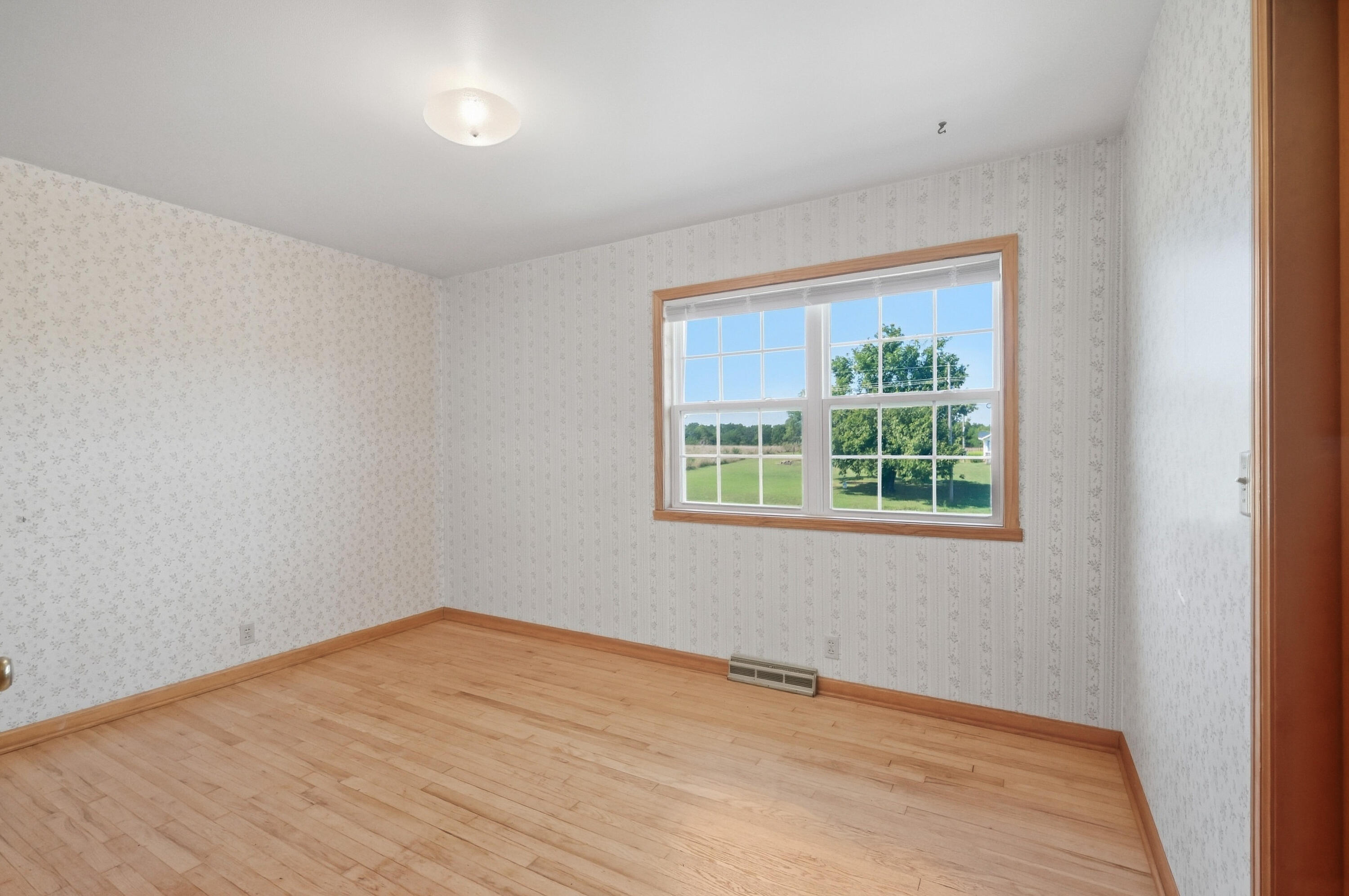 18059 Highway O Property Photo 26