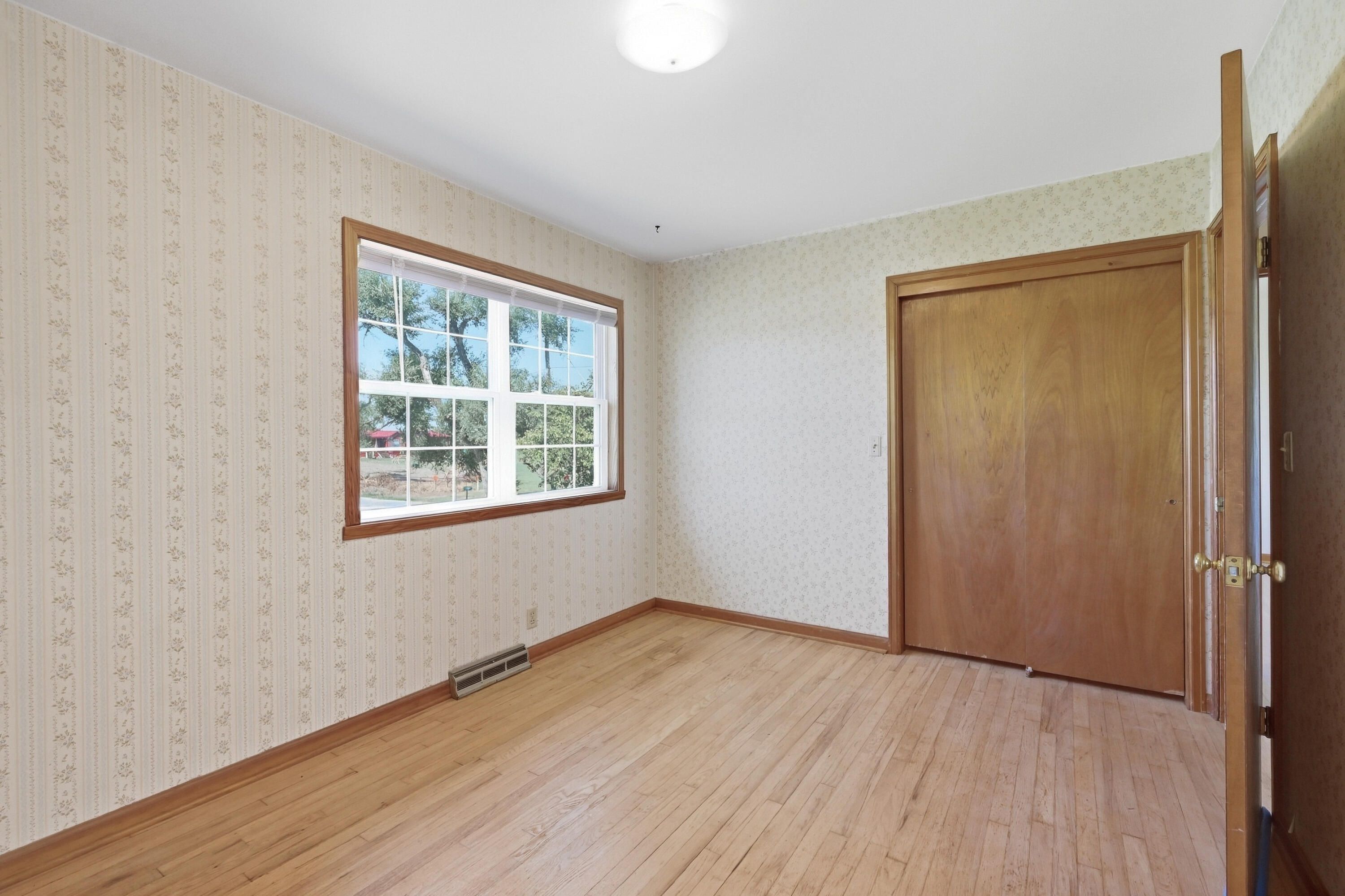 18059 Highway O Property Photo 28
