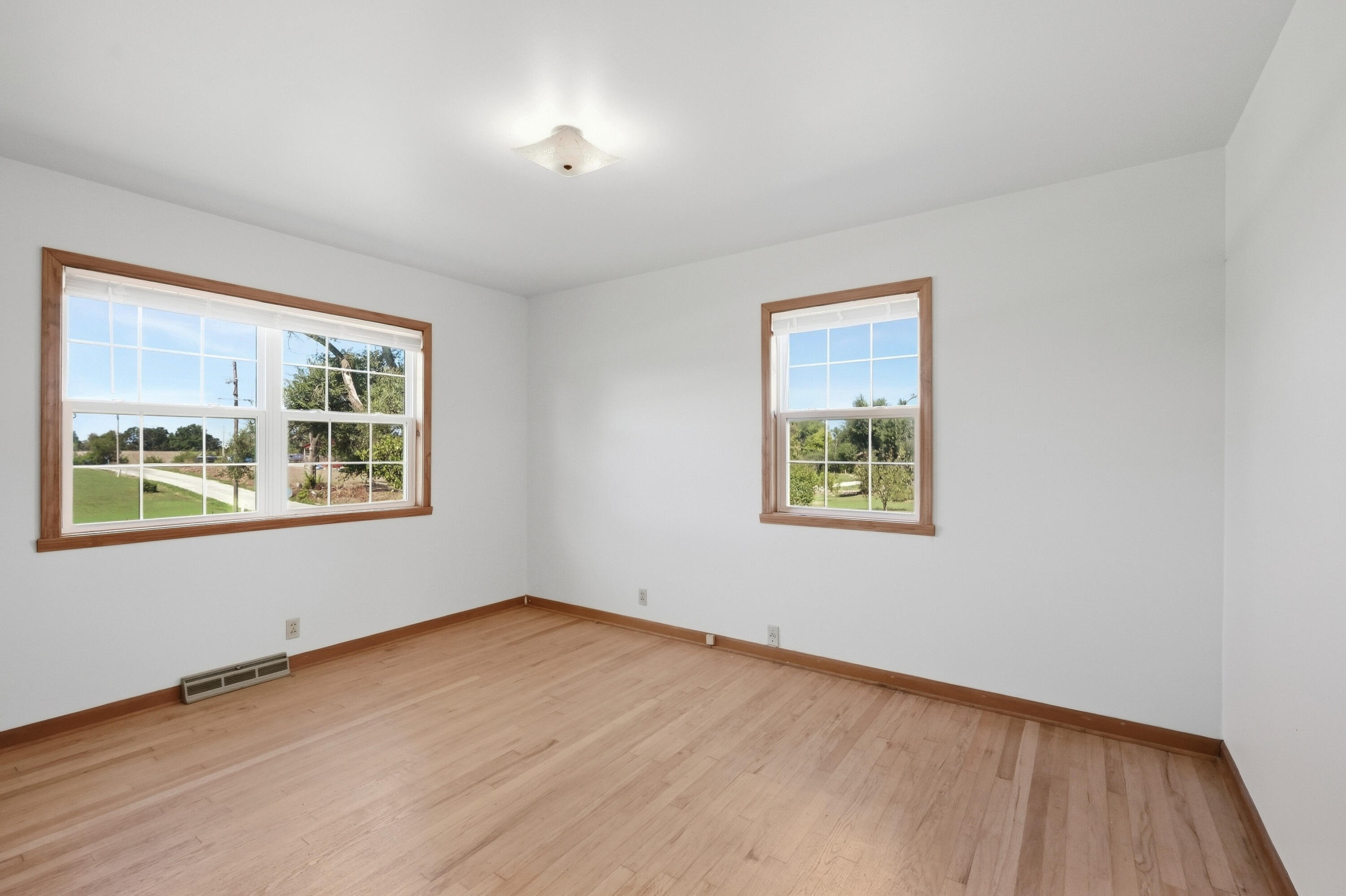 18059 Highway O Property Photo 29
